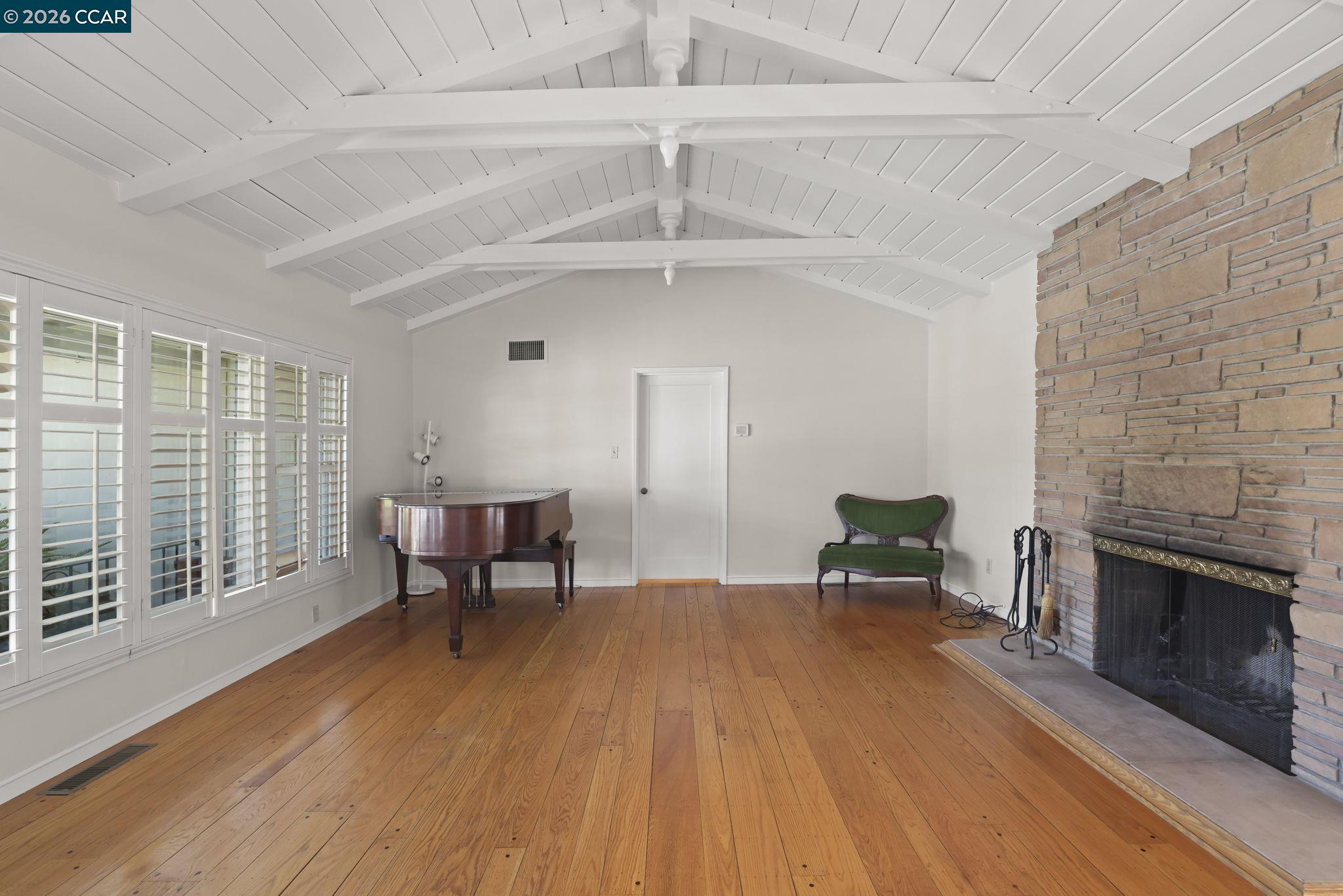 1051 San Rafael