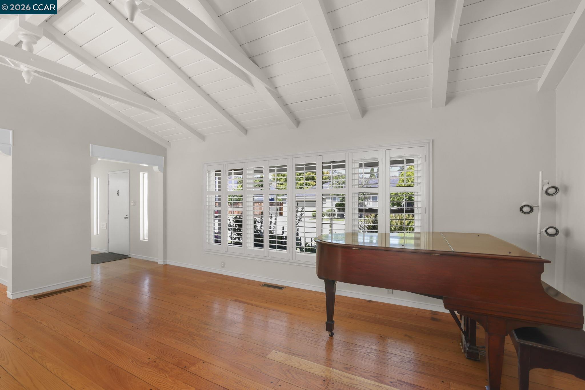 1051 San Rafael