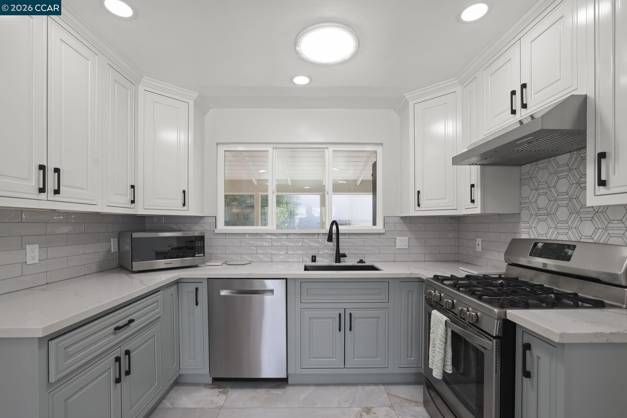 1051 San Rafael