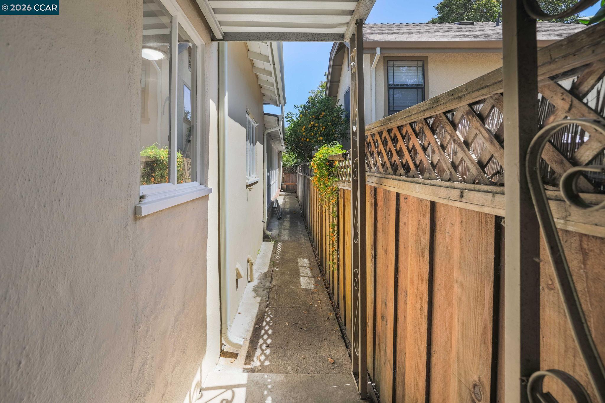 1051 San Rafael