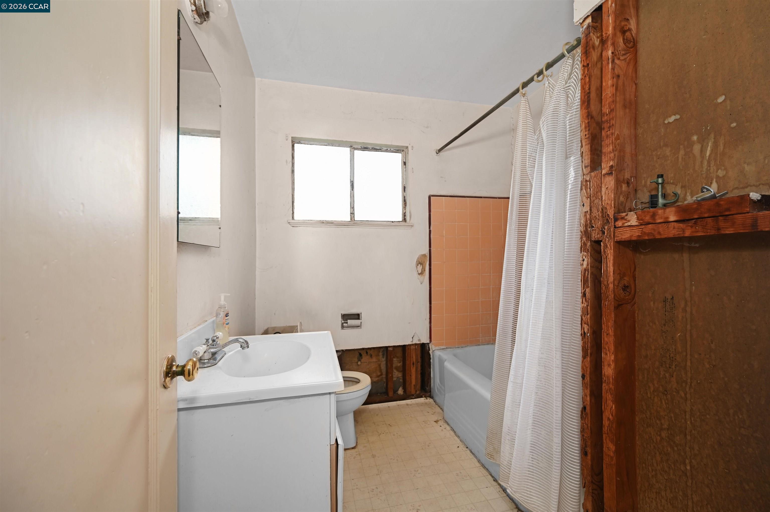 107 Adria Dr