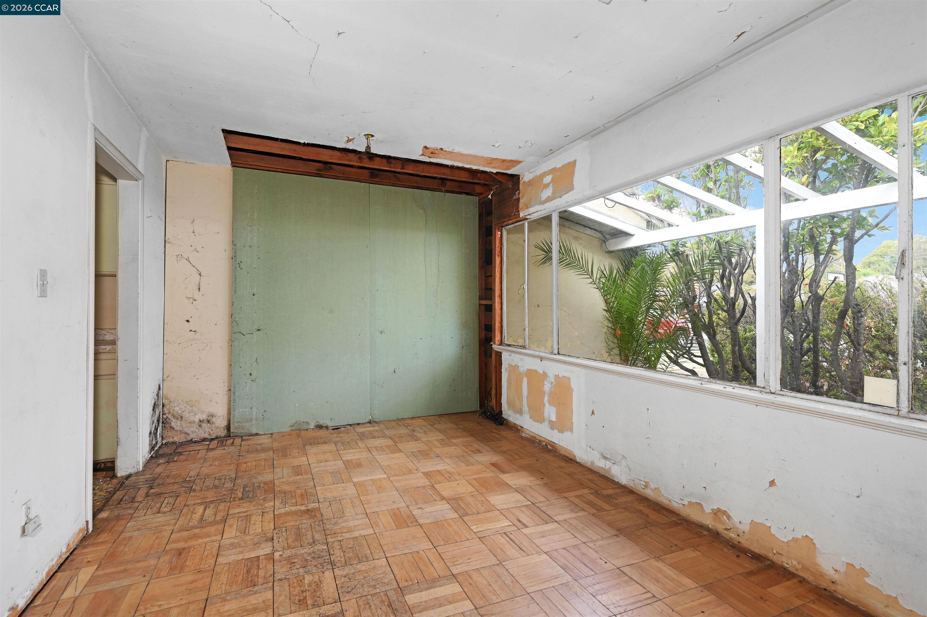 107 Adria Dr