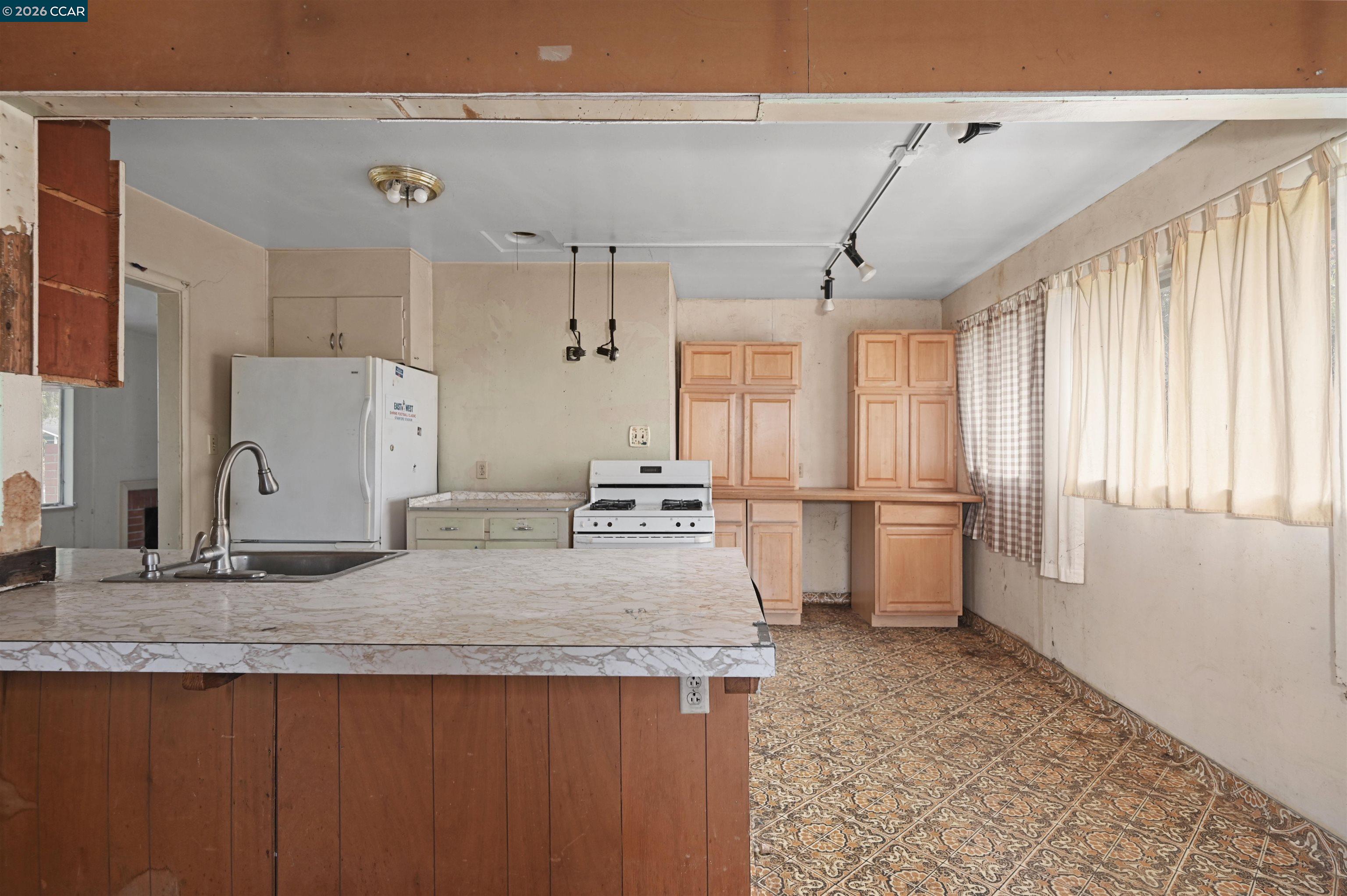 107 Adria Dr