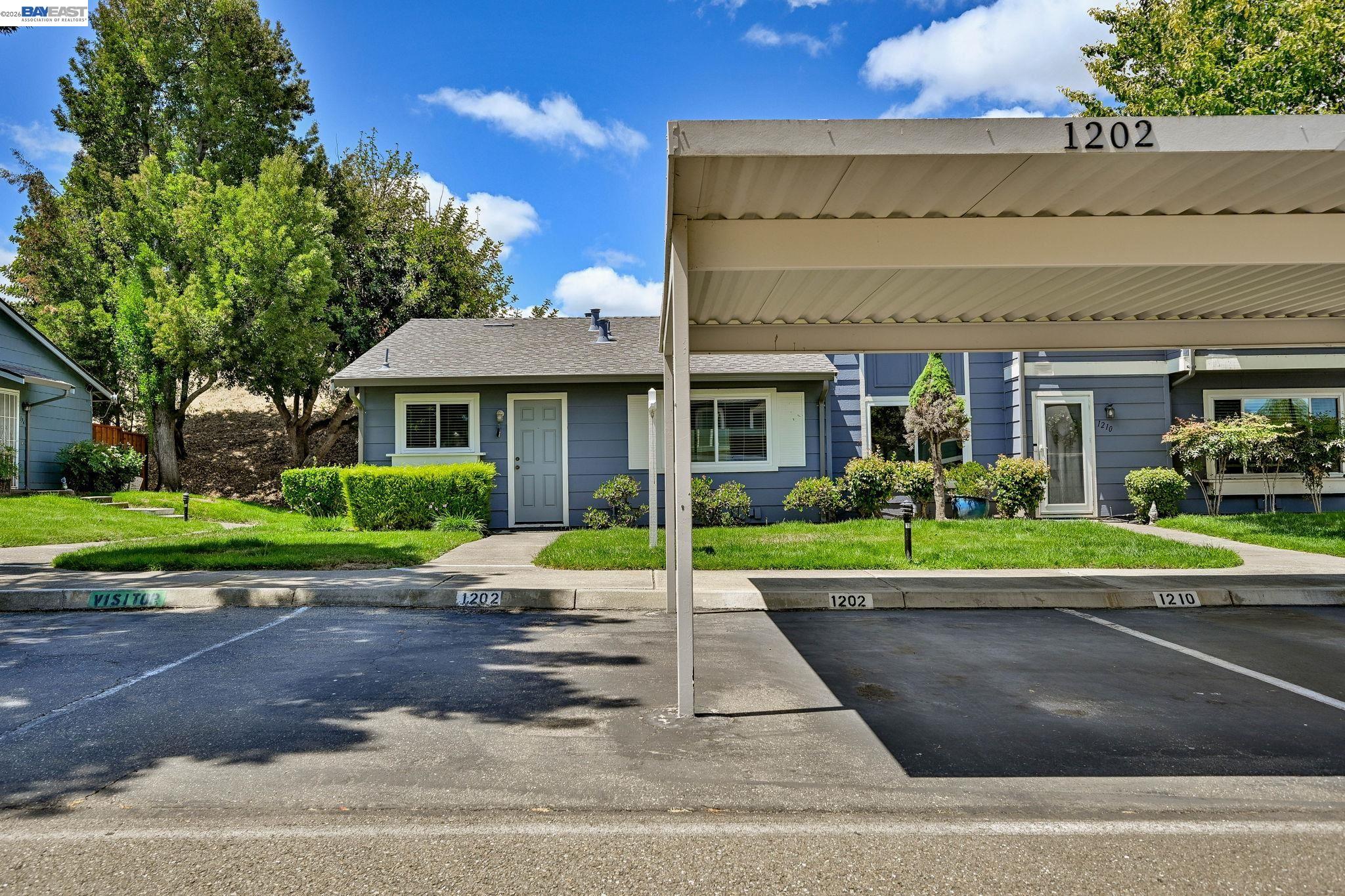 1202 Spring Valley Cmn