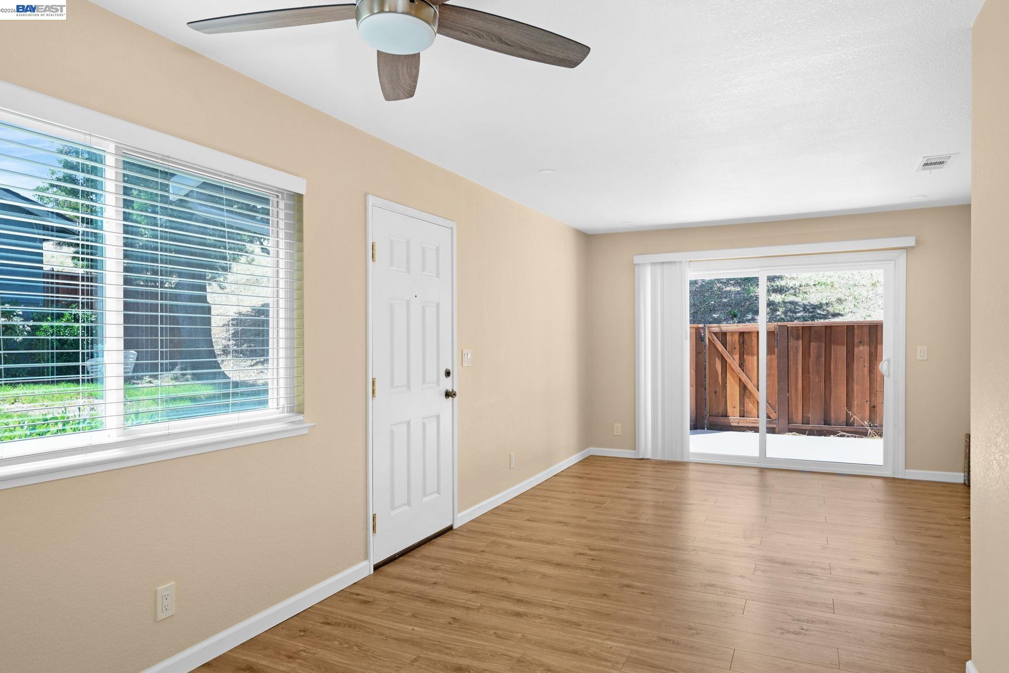 1202 Spring Valley Cmn