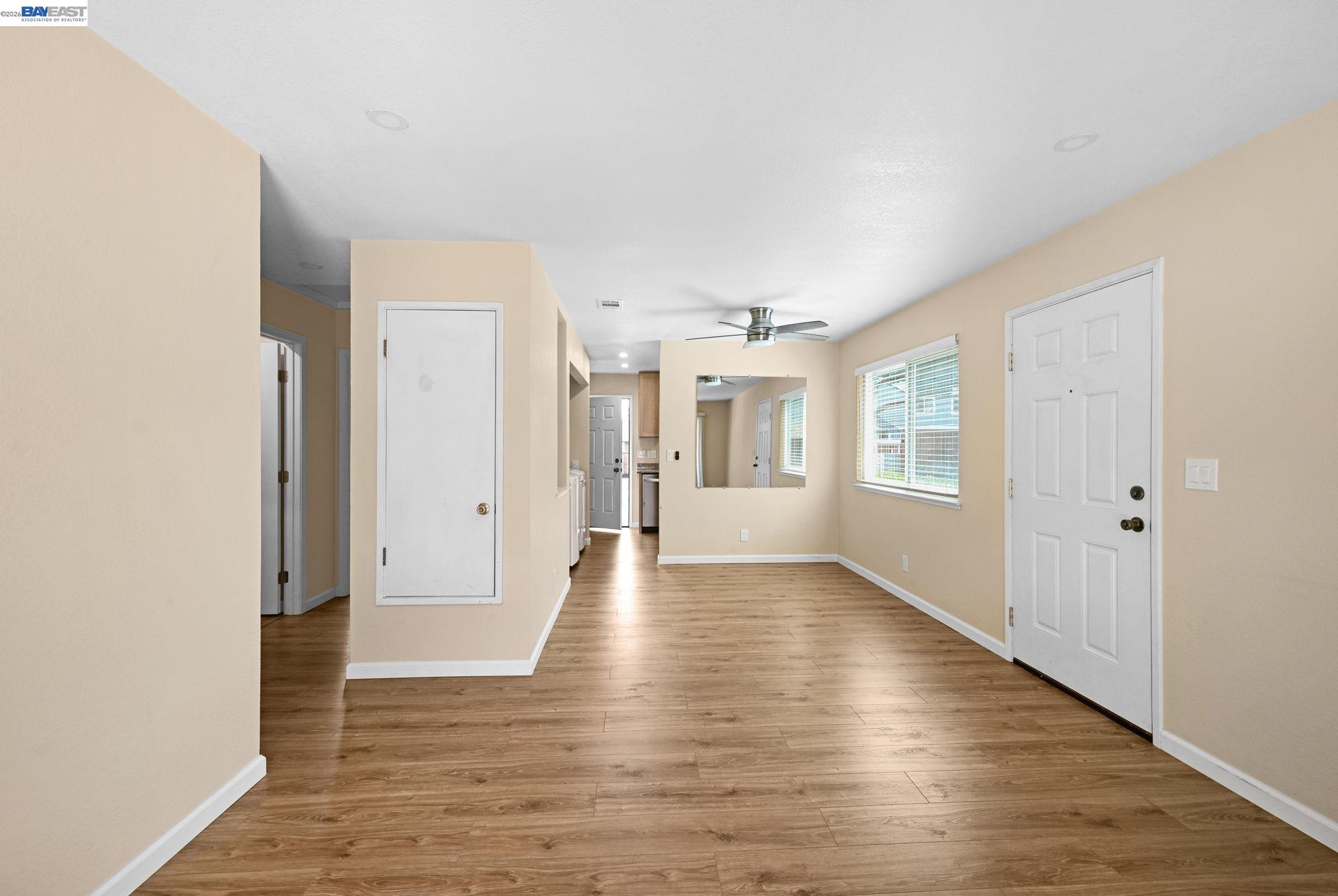 1202 Spring Valley Cmn