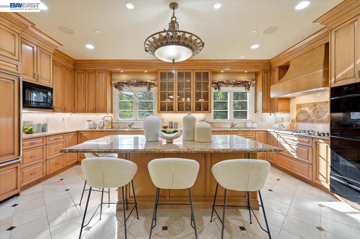13388 Surrey Ln
