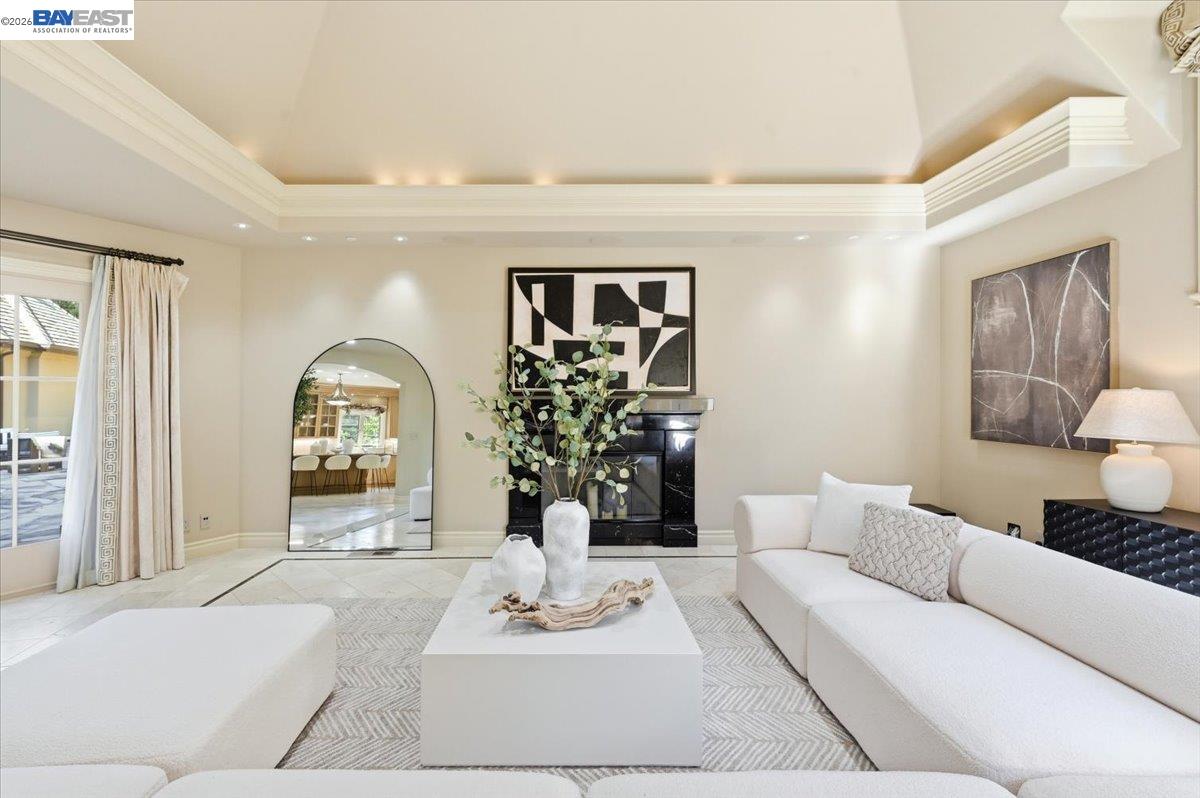 13388 Surrey Ln