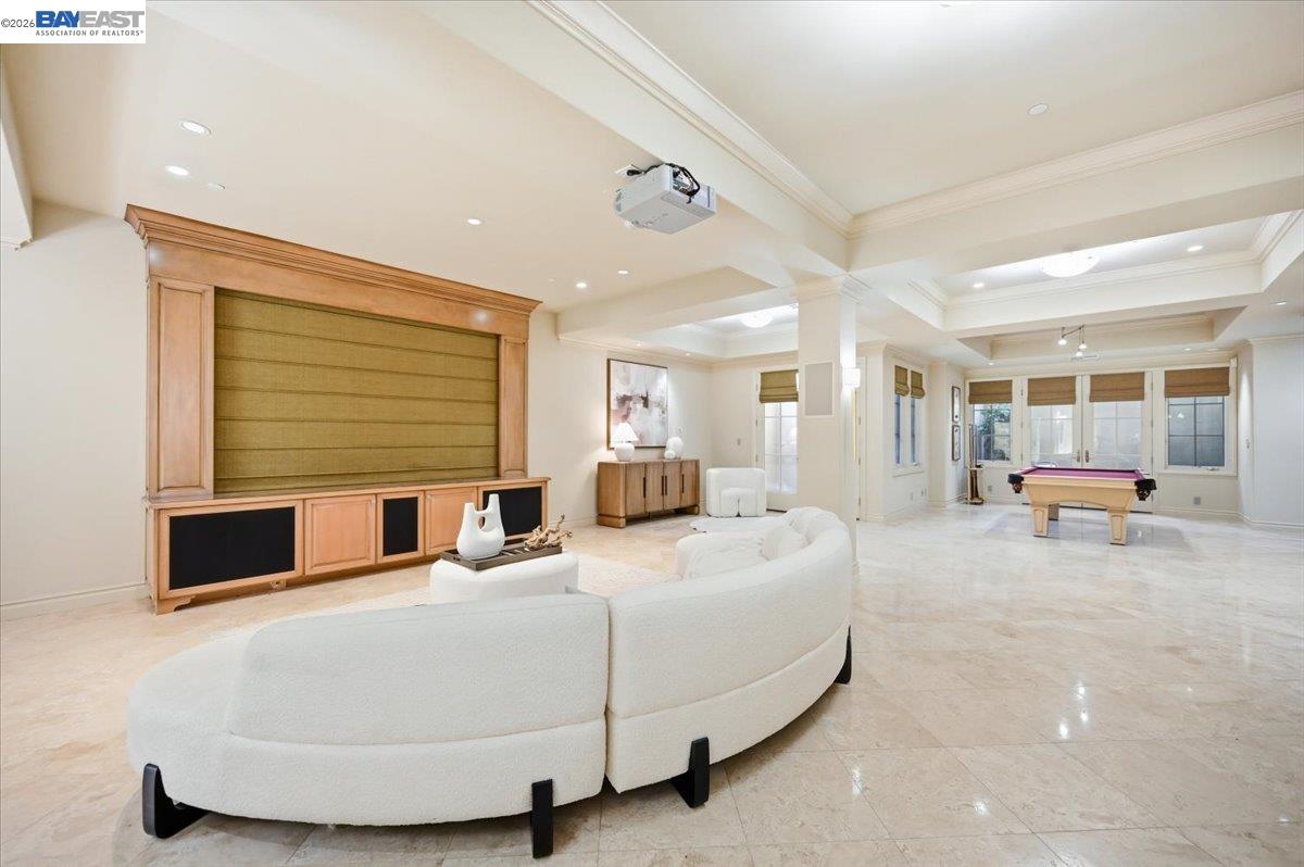 13388 Surrey Ln