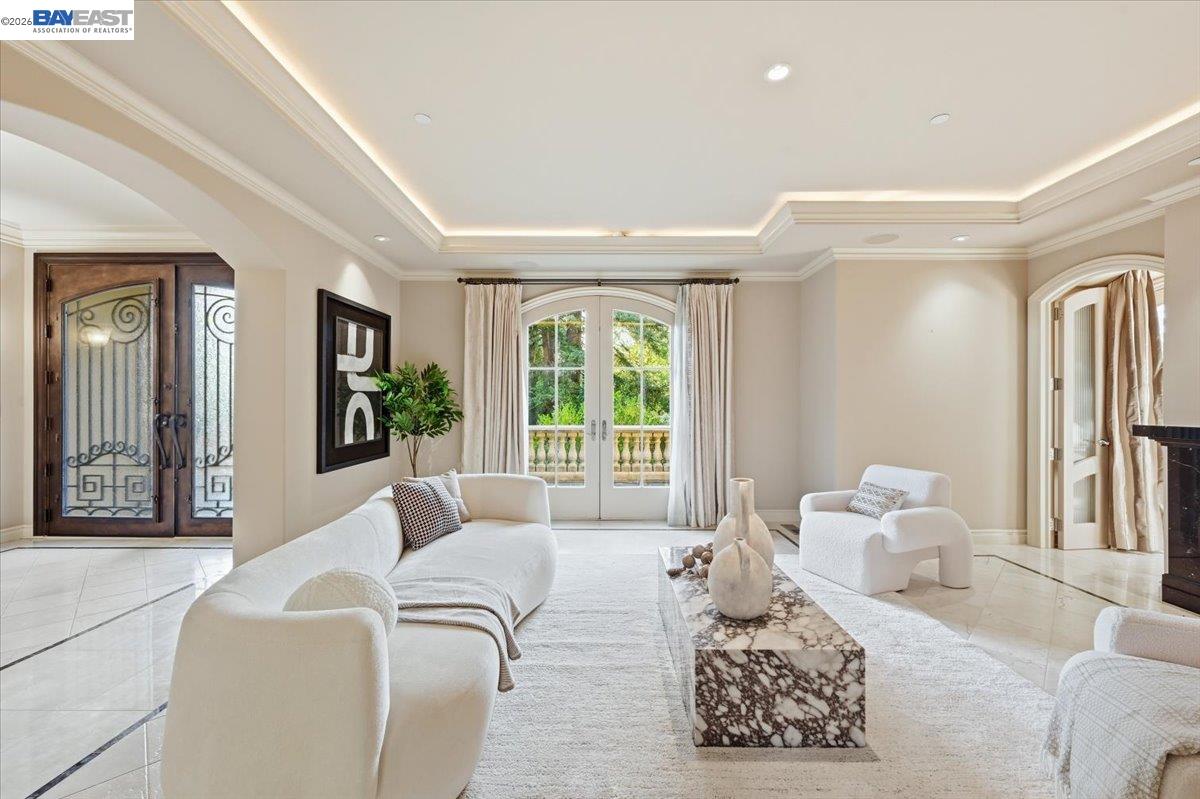 13388 Surrey Ln