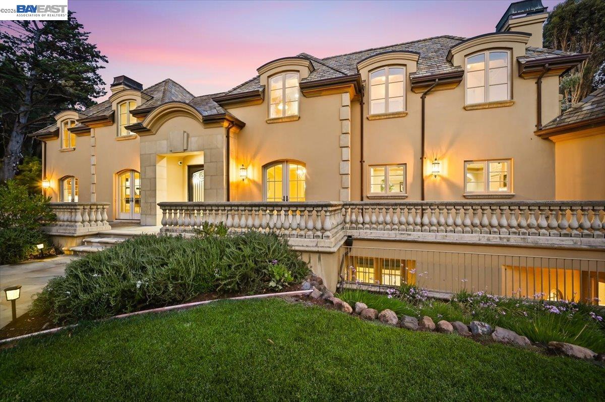 13388 Surrey Ln