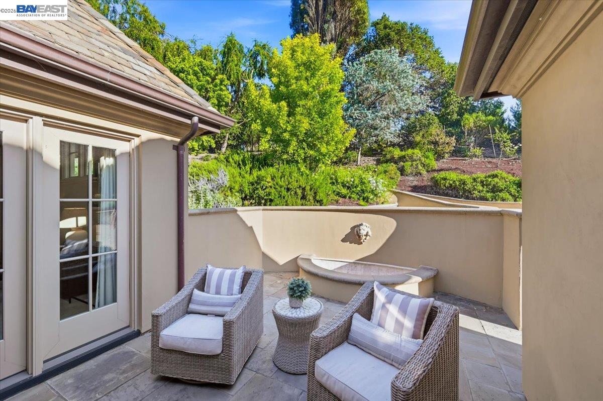 13388 Surrey Ln