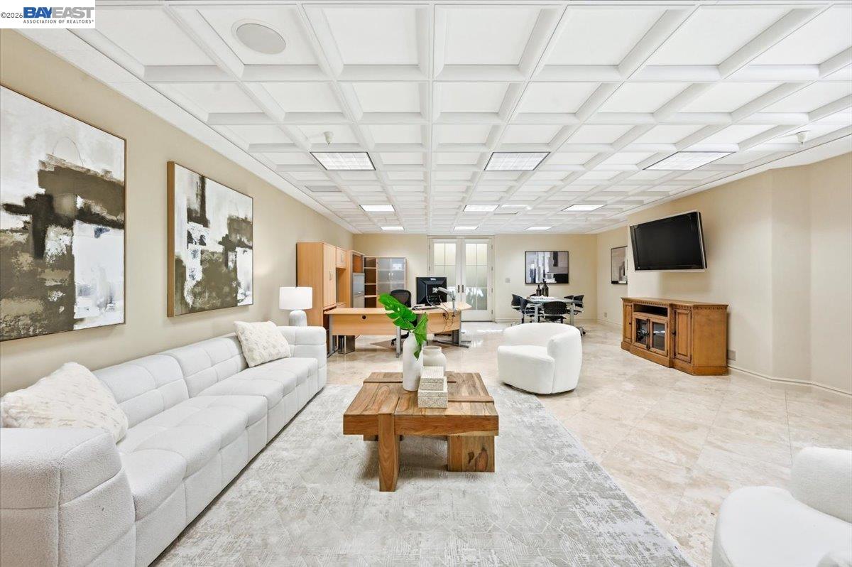 13388 Surrey Ln