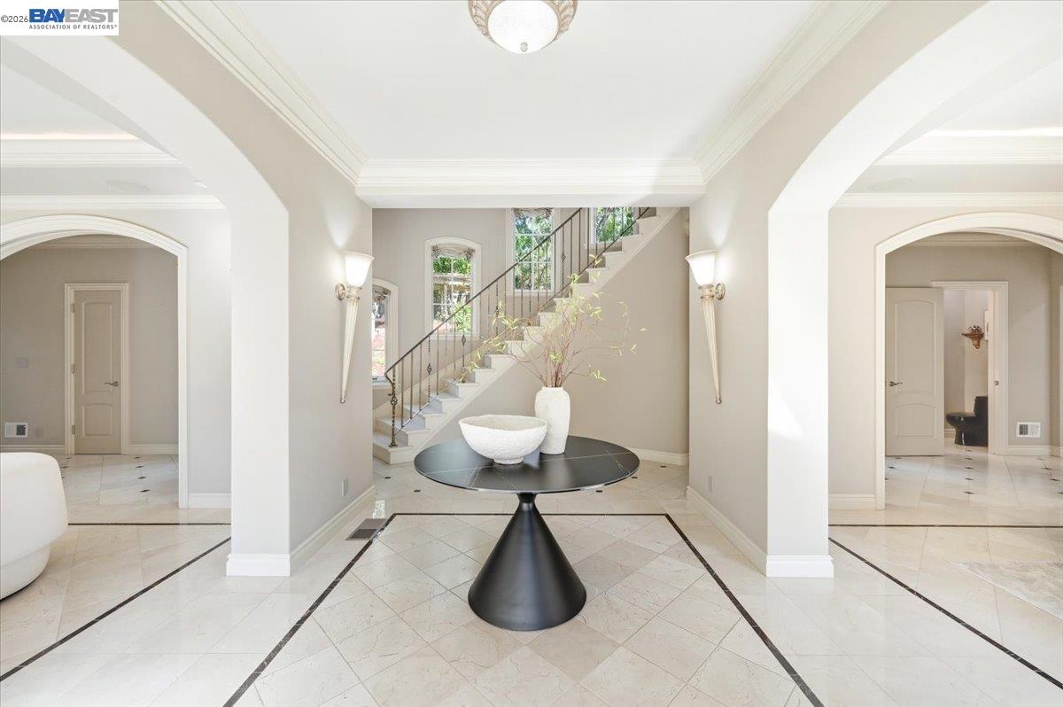 13388 Surrey Ln