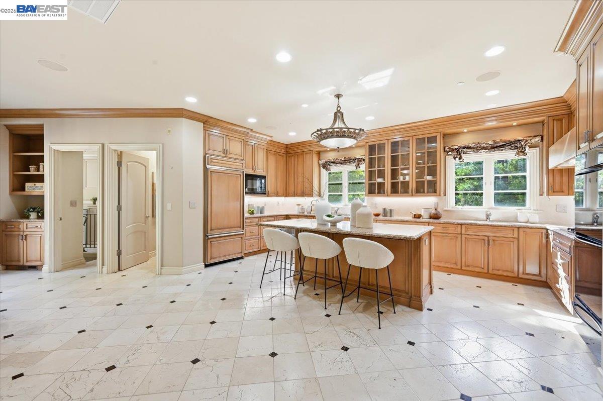 13388 Surrey Ln