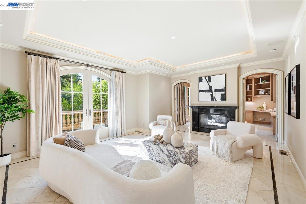 13388 Surrey Ln