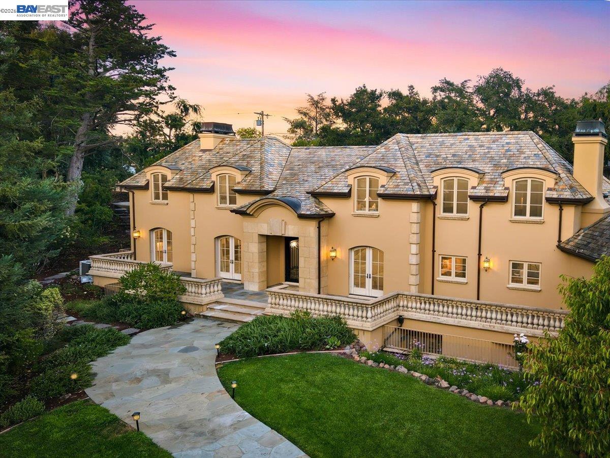 13388 Surrey Ln