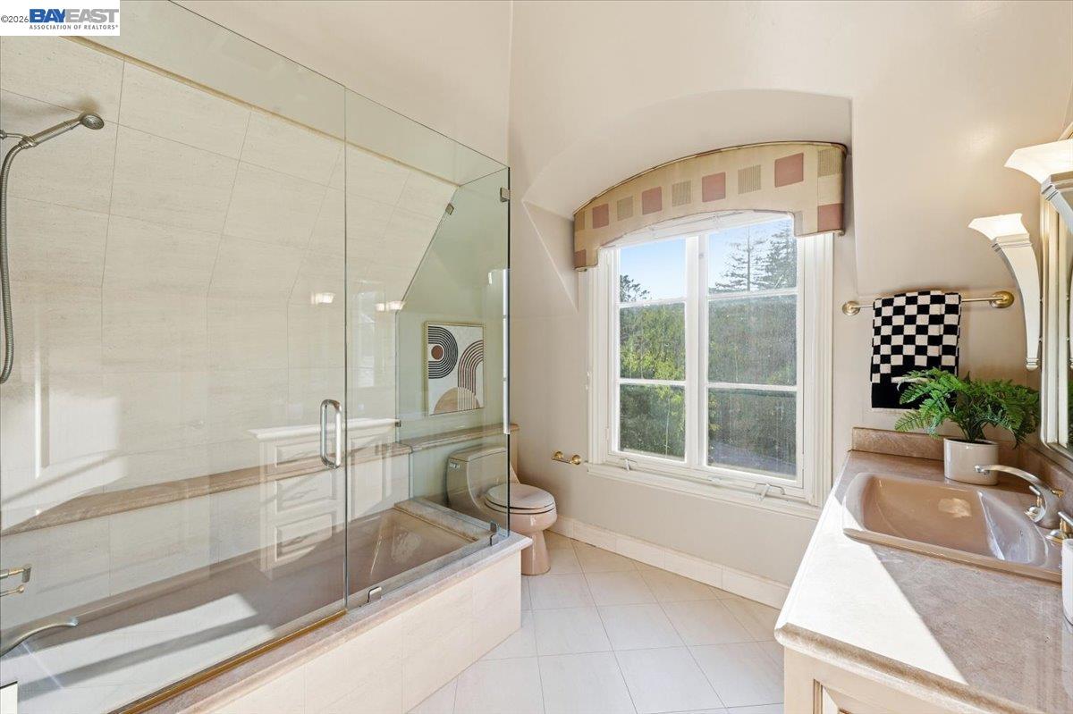 13388 Surrey Ln