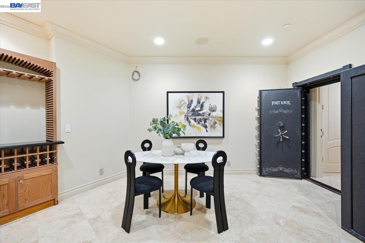 13388 Surrey Ln