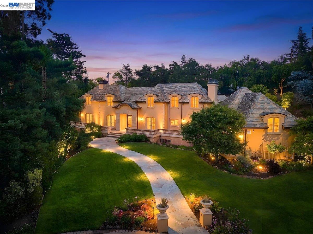 13388 Surrey Ln