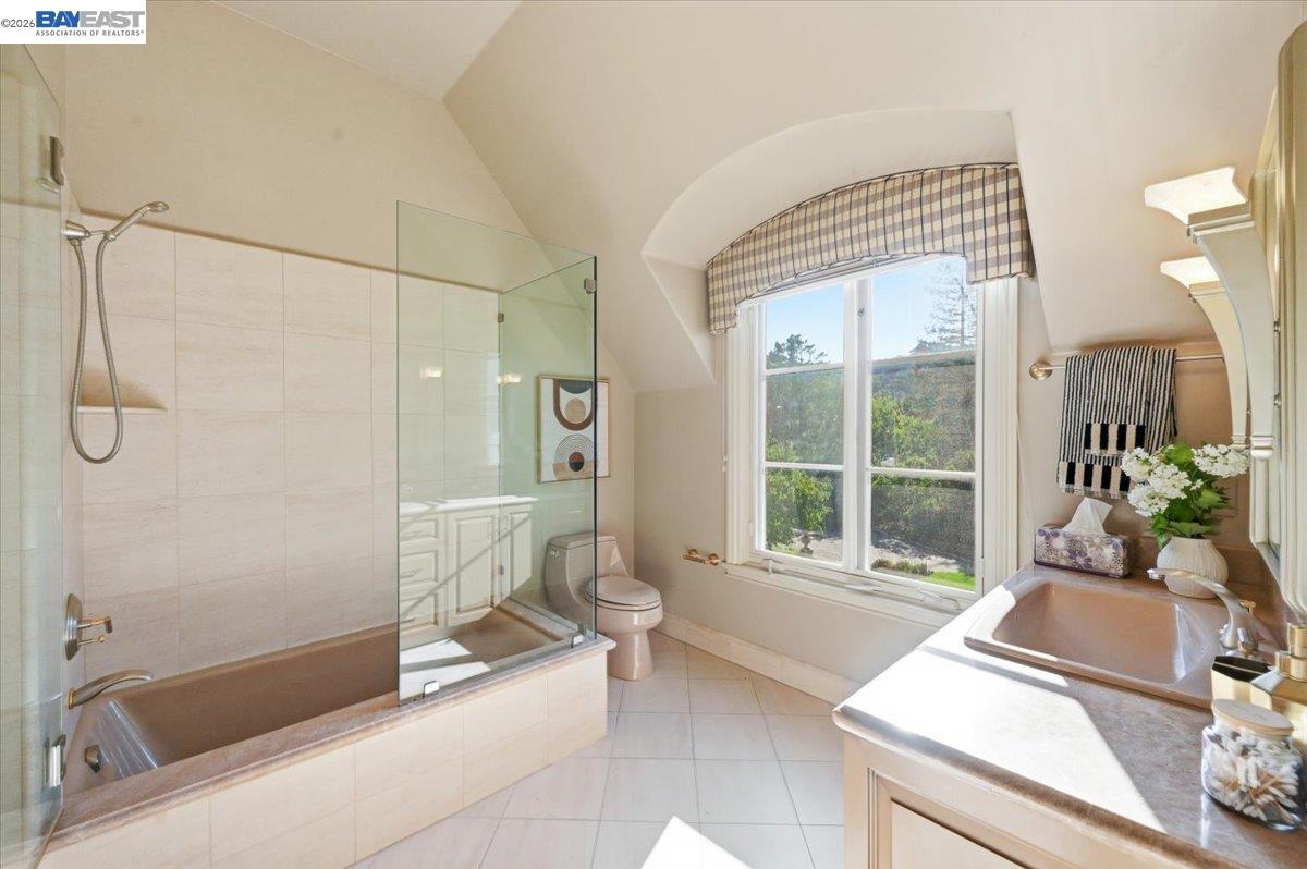 13388 Surrey Ln