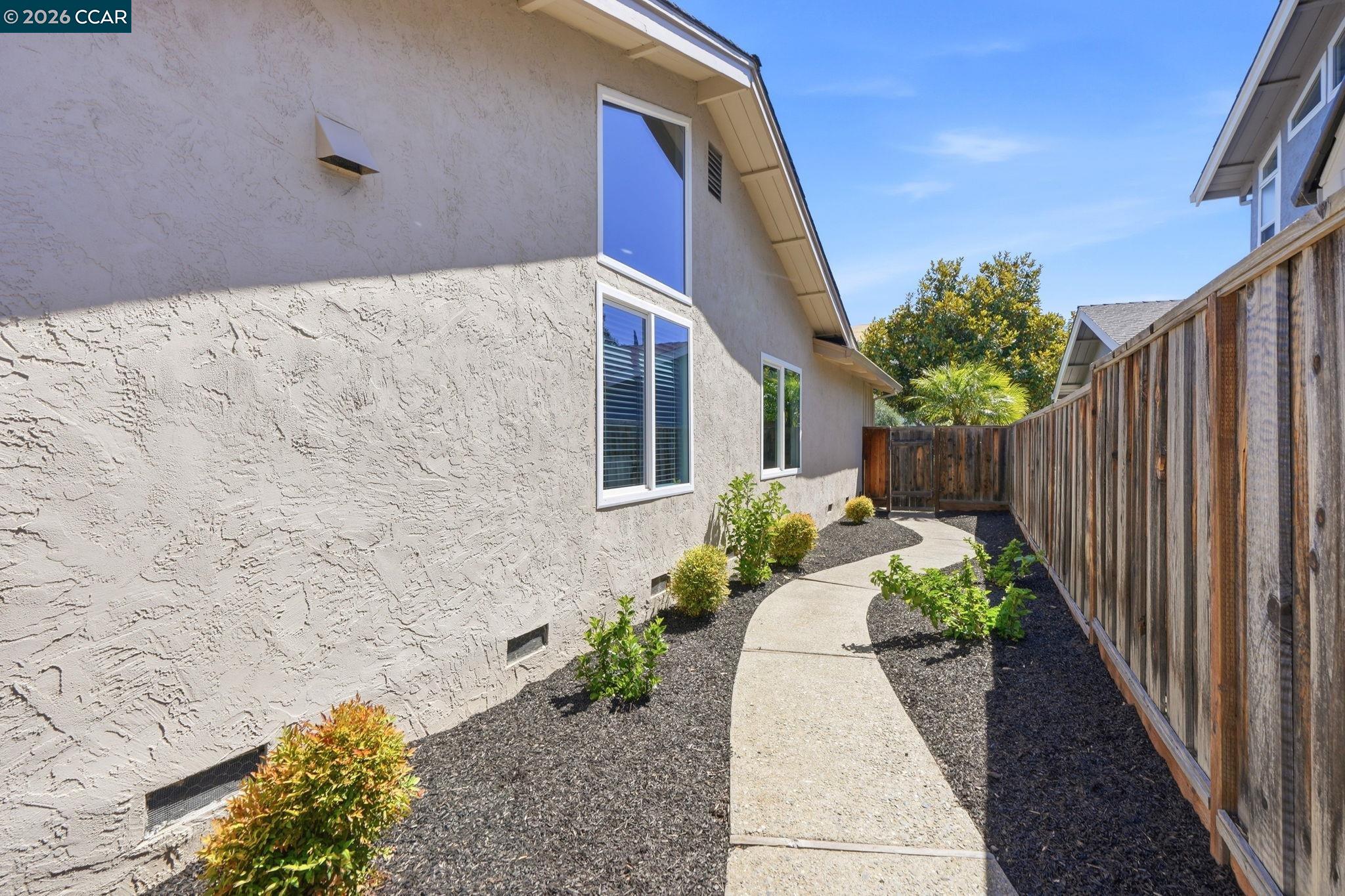 723 Navaronne Way