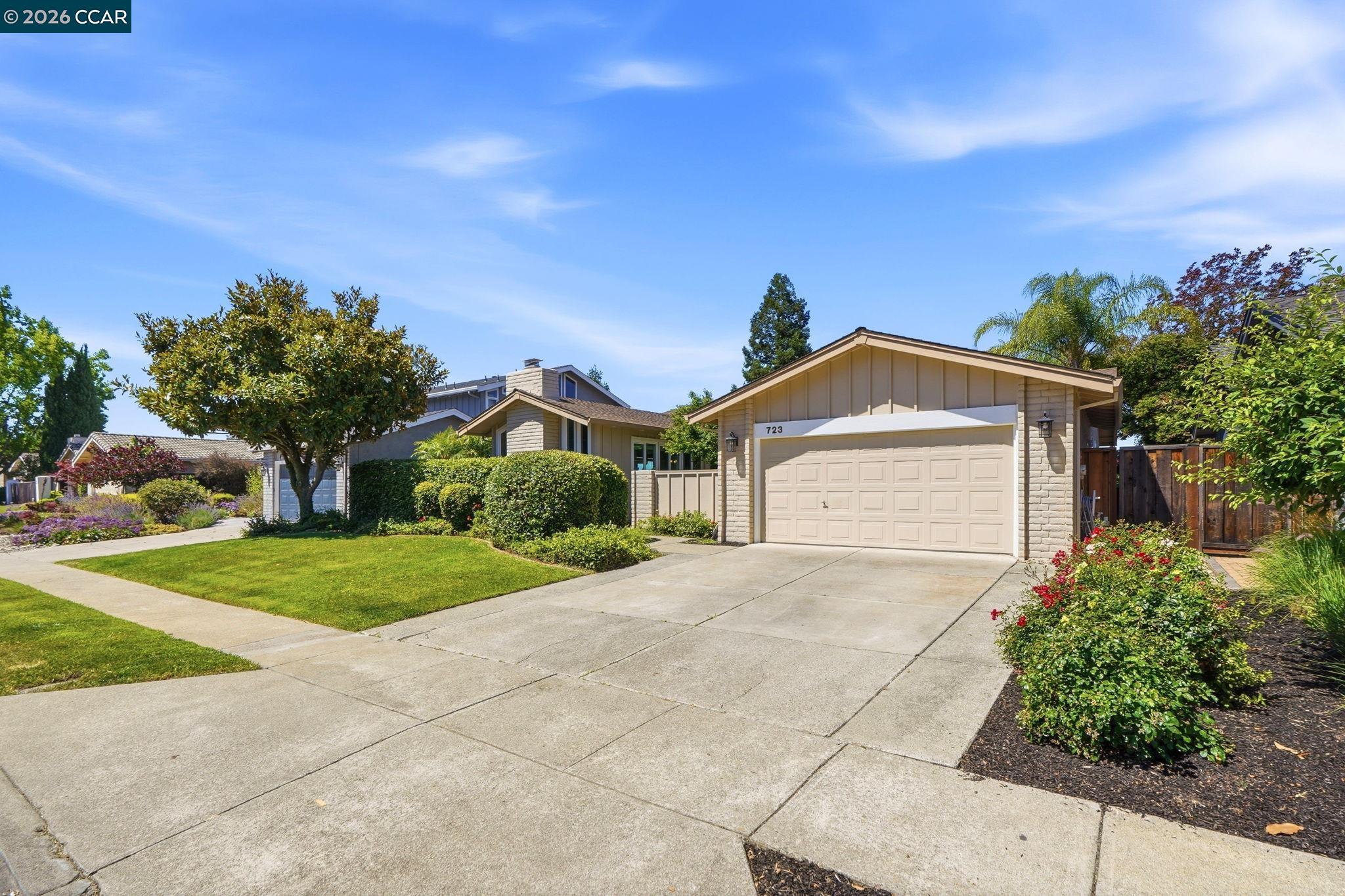 723 Navaronne Way