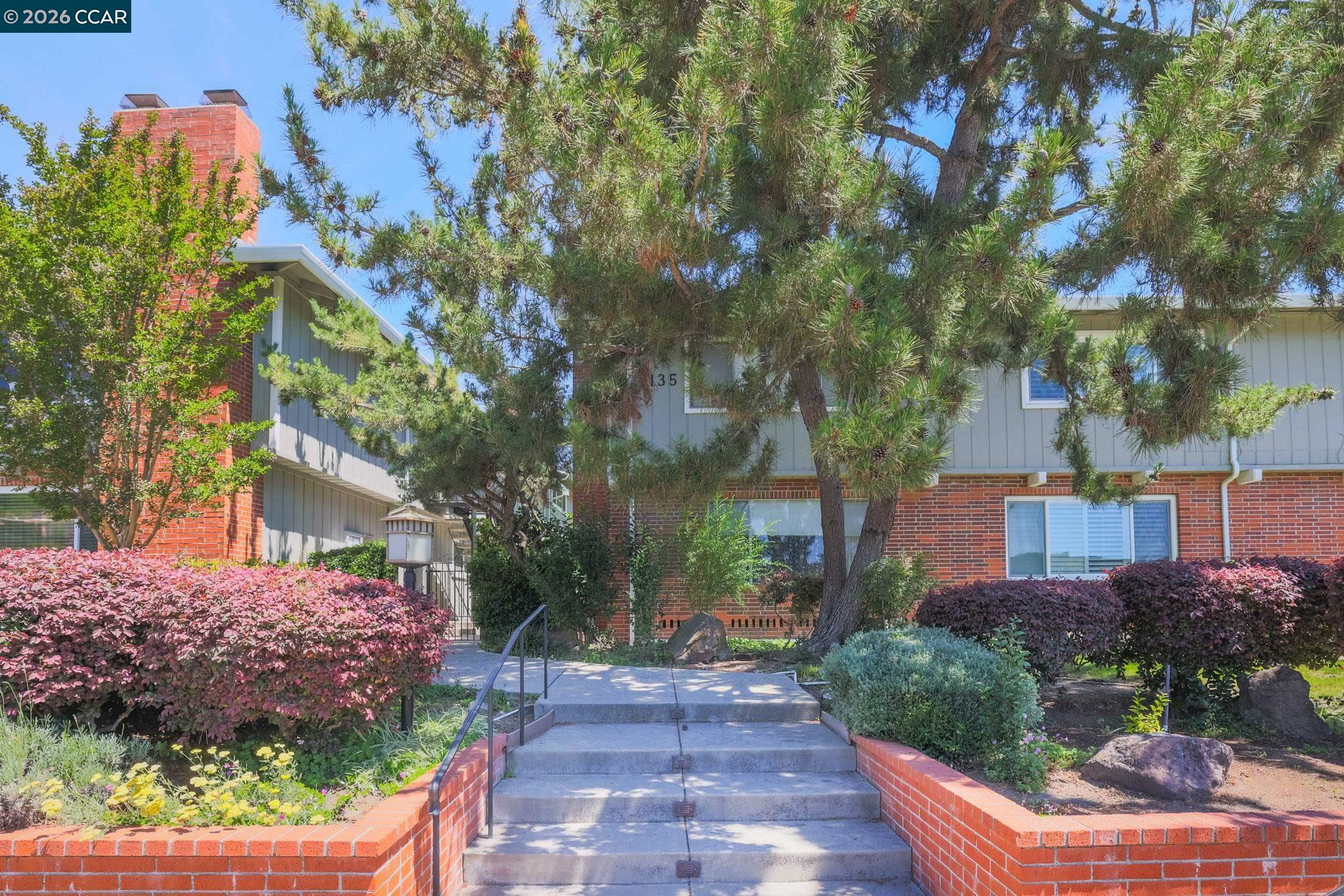 2135 Ascot Dr # 13