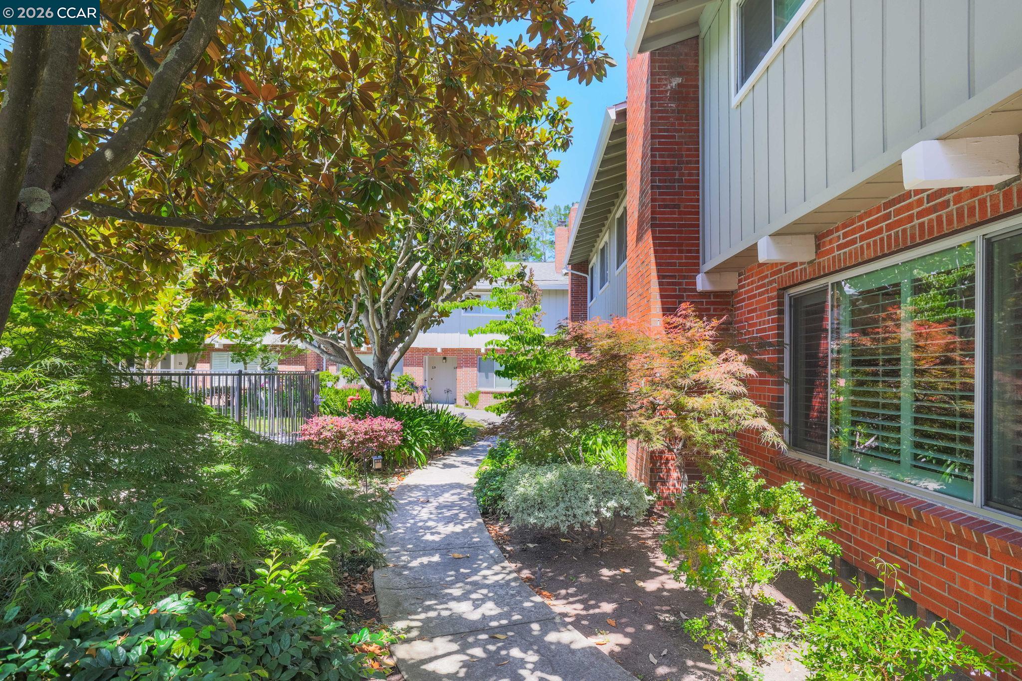 2135 Ascot Dr # 13