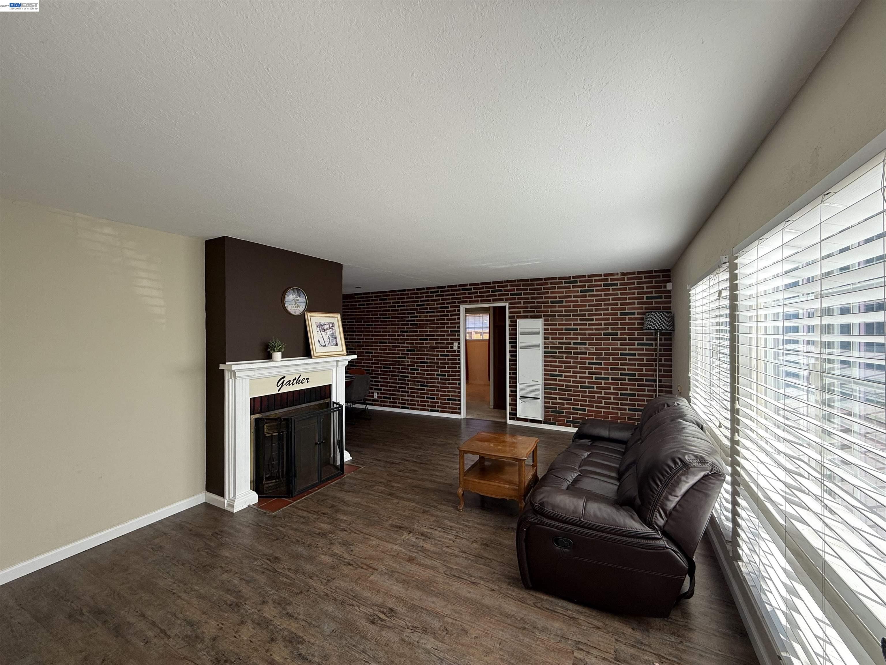 1362 Esser Ave