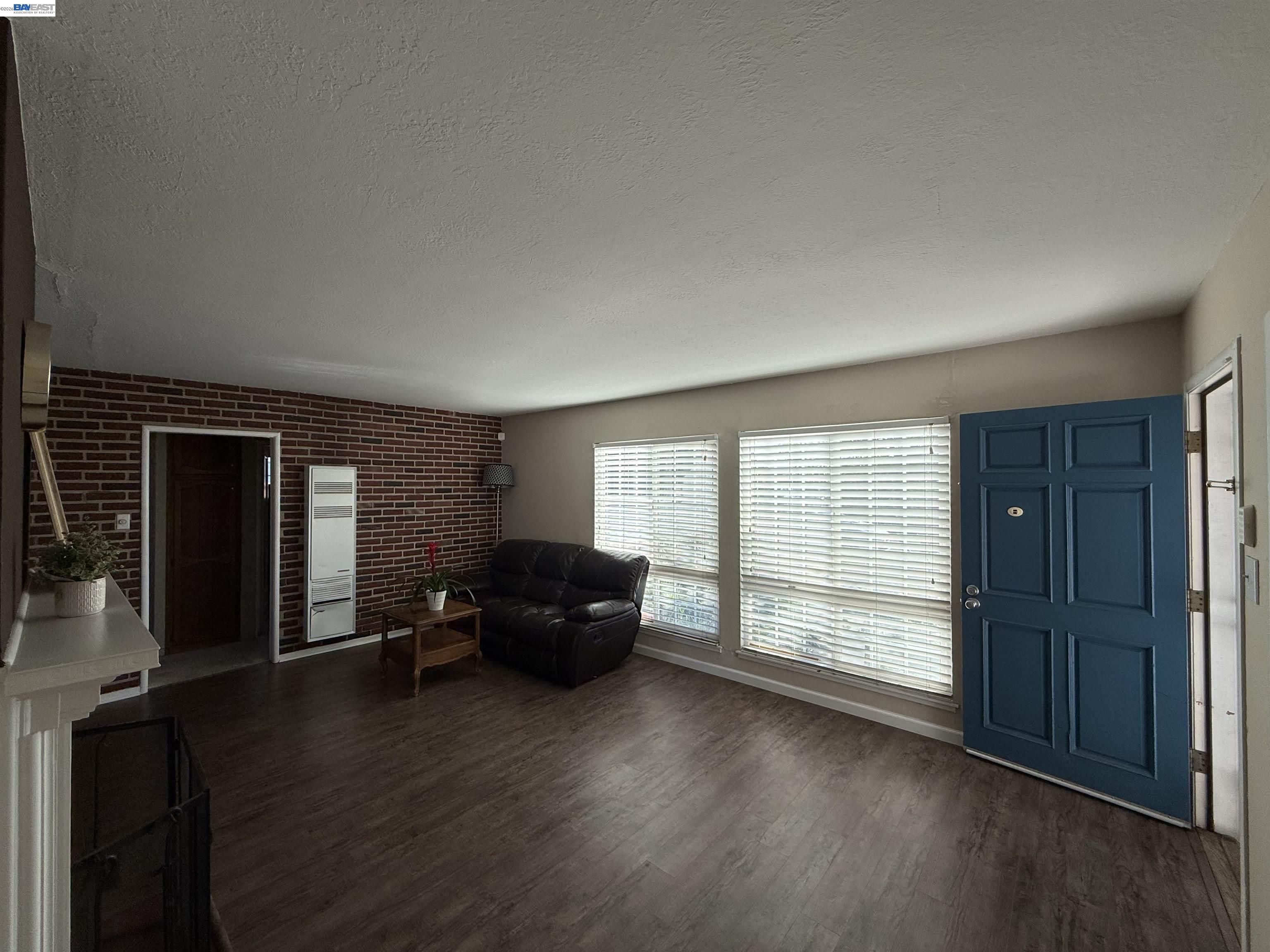 1362 Esser Ave