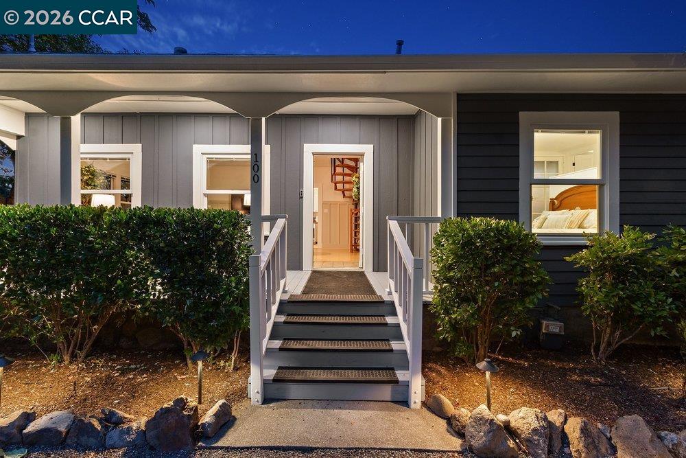 100 Foothill Blvd