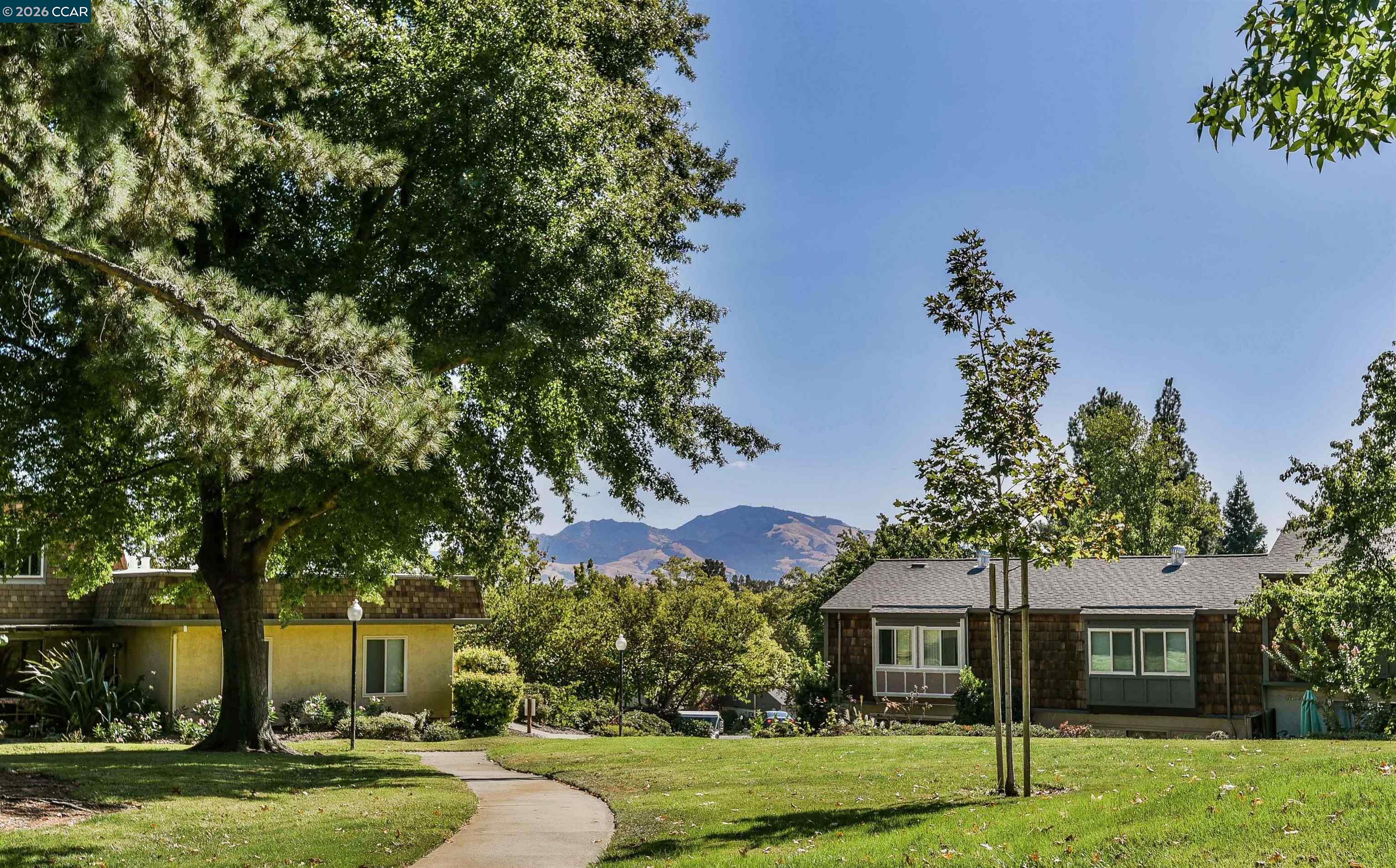 1767 Holland Cir