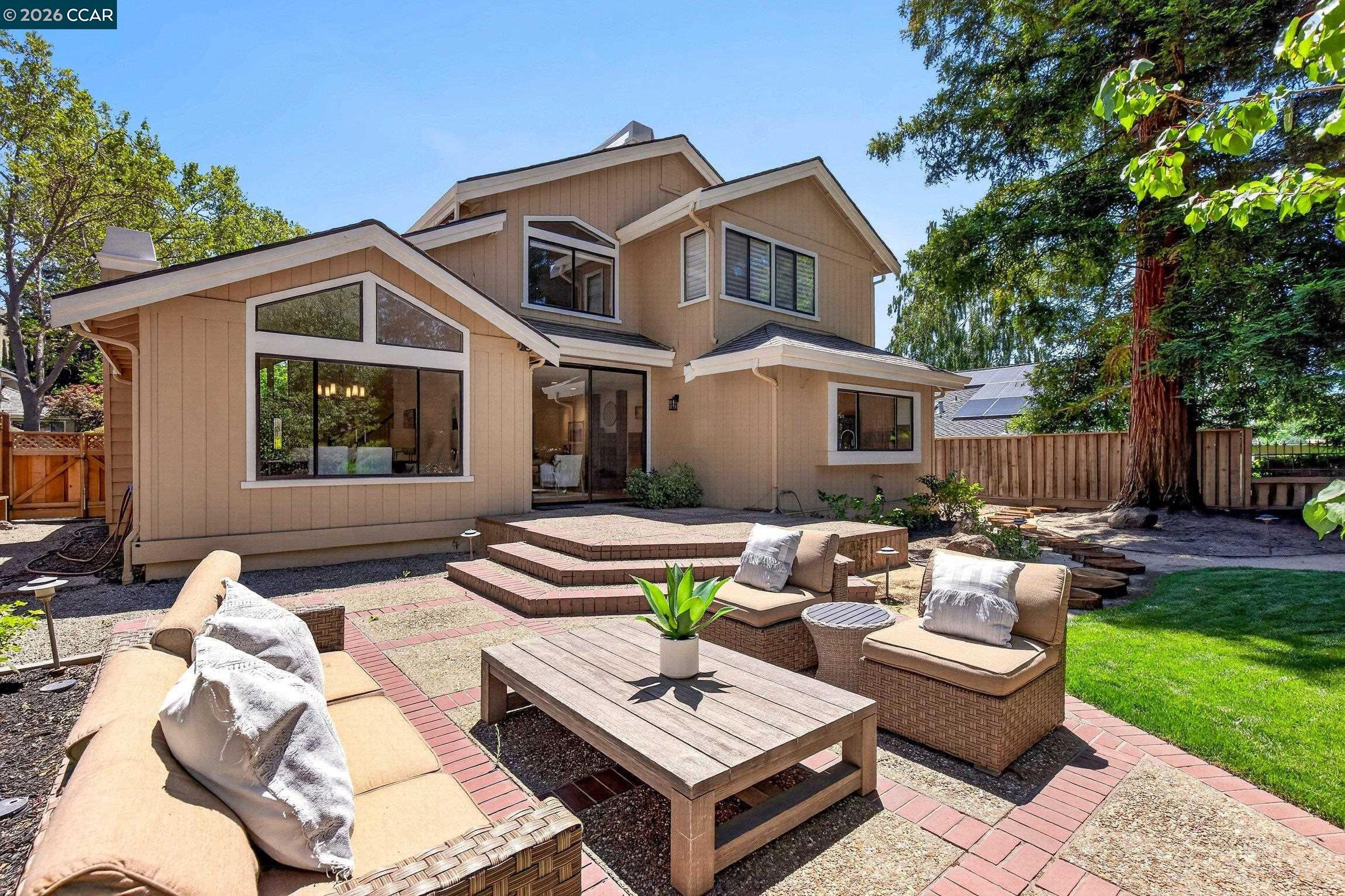 521 Buttonwood Dr.