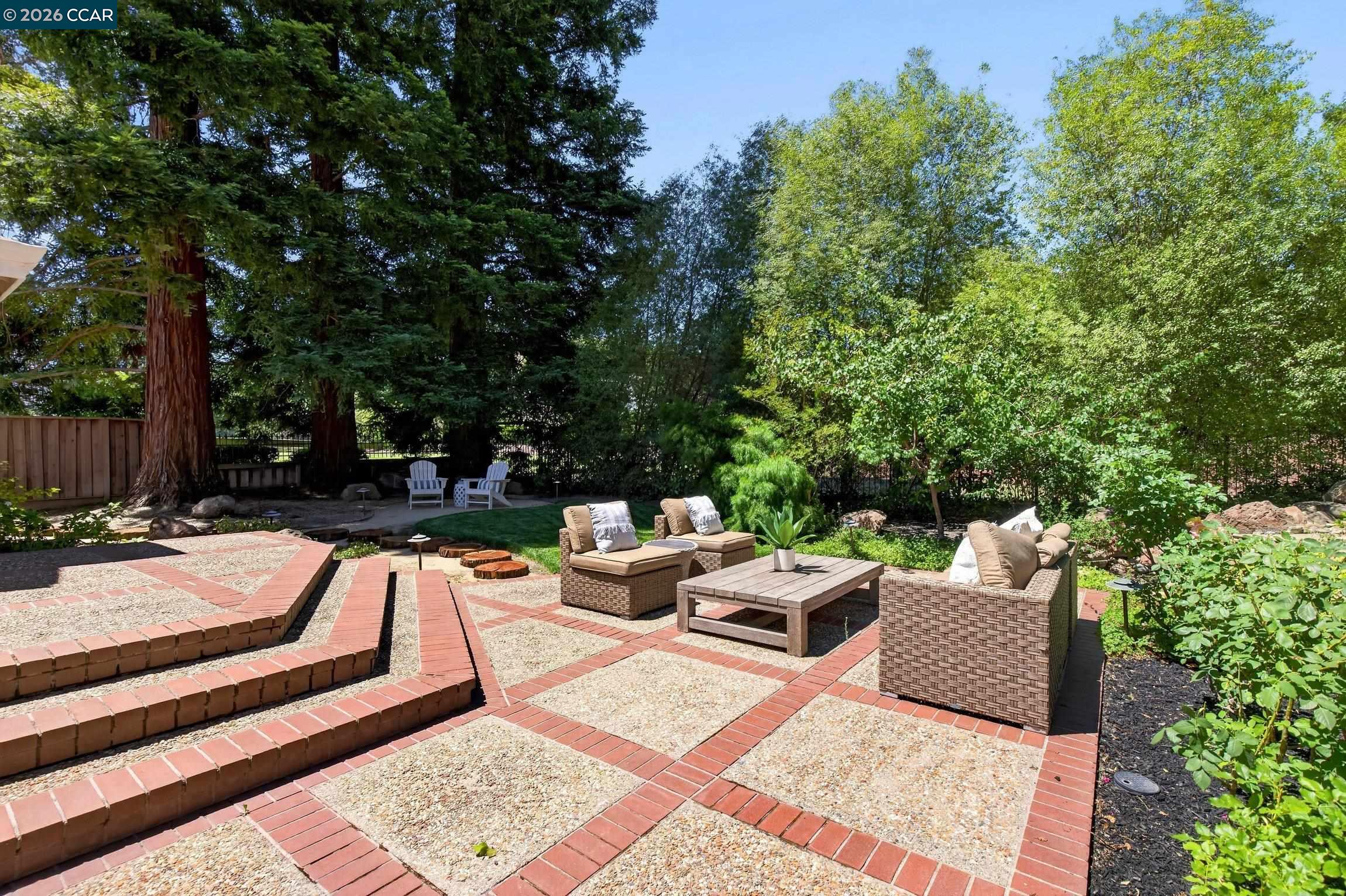 521 Buttonwood Dr.