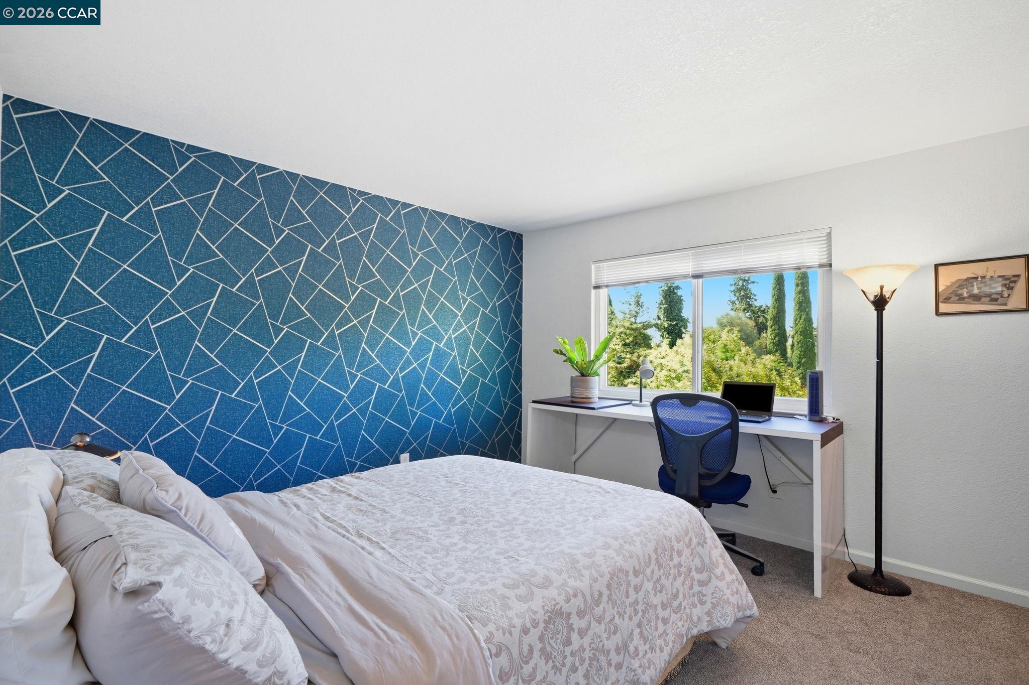 46 Edgewater Pl