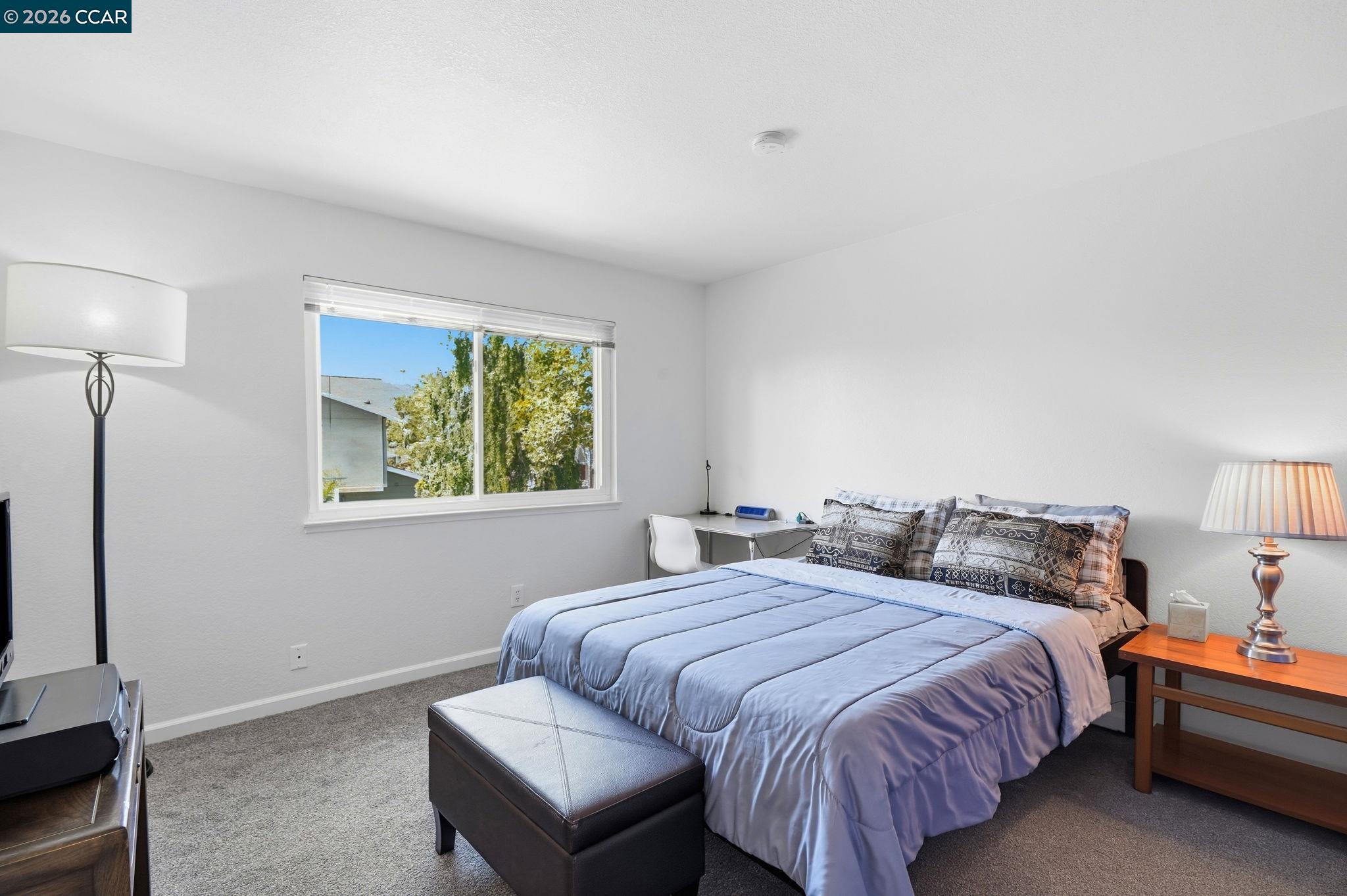 46 Edgewater Pl