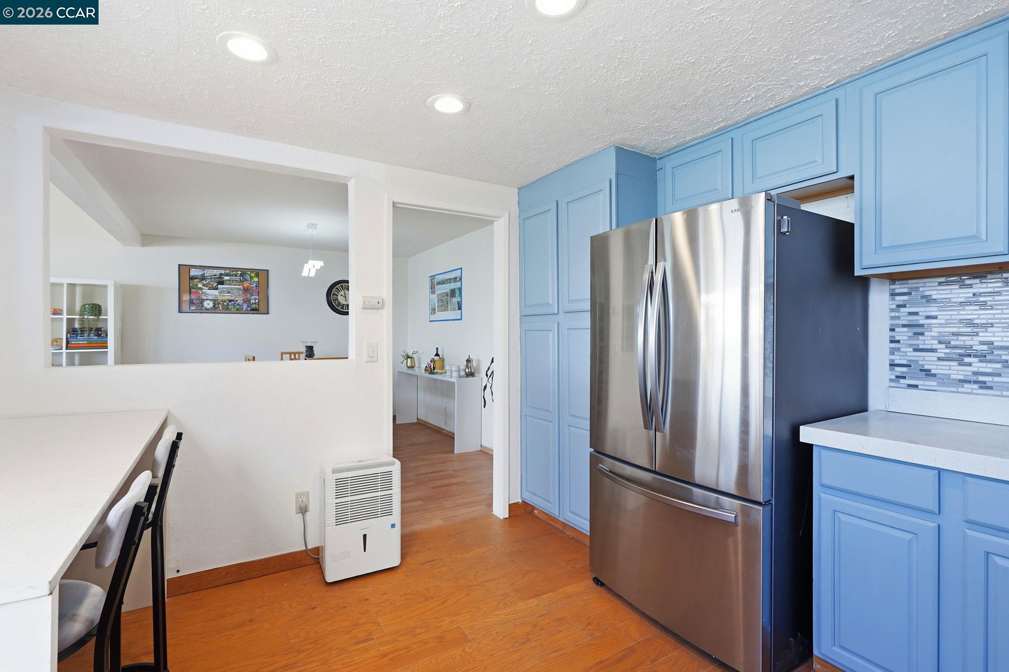 46 Edgewater Pl