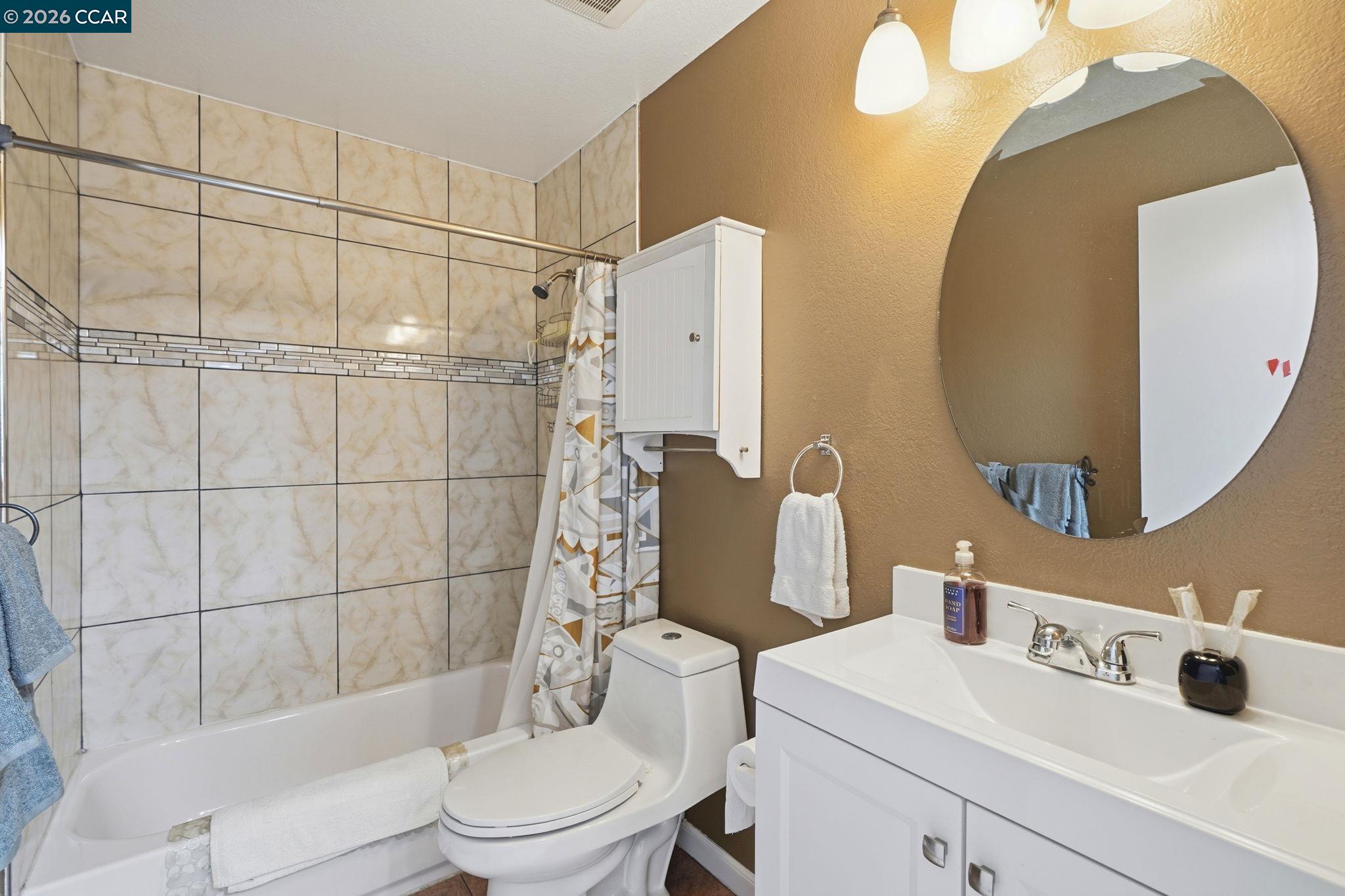 46 Edgewater Pl