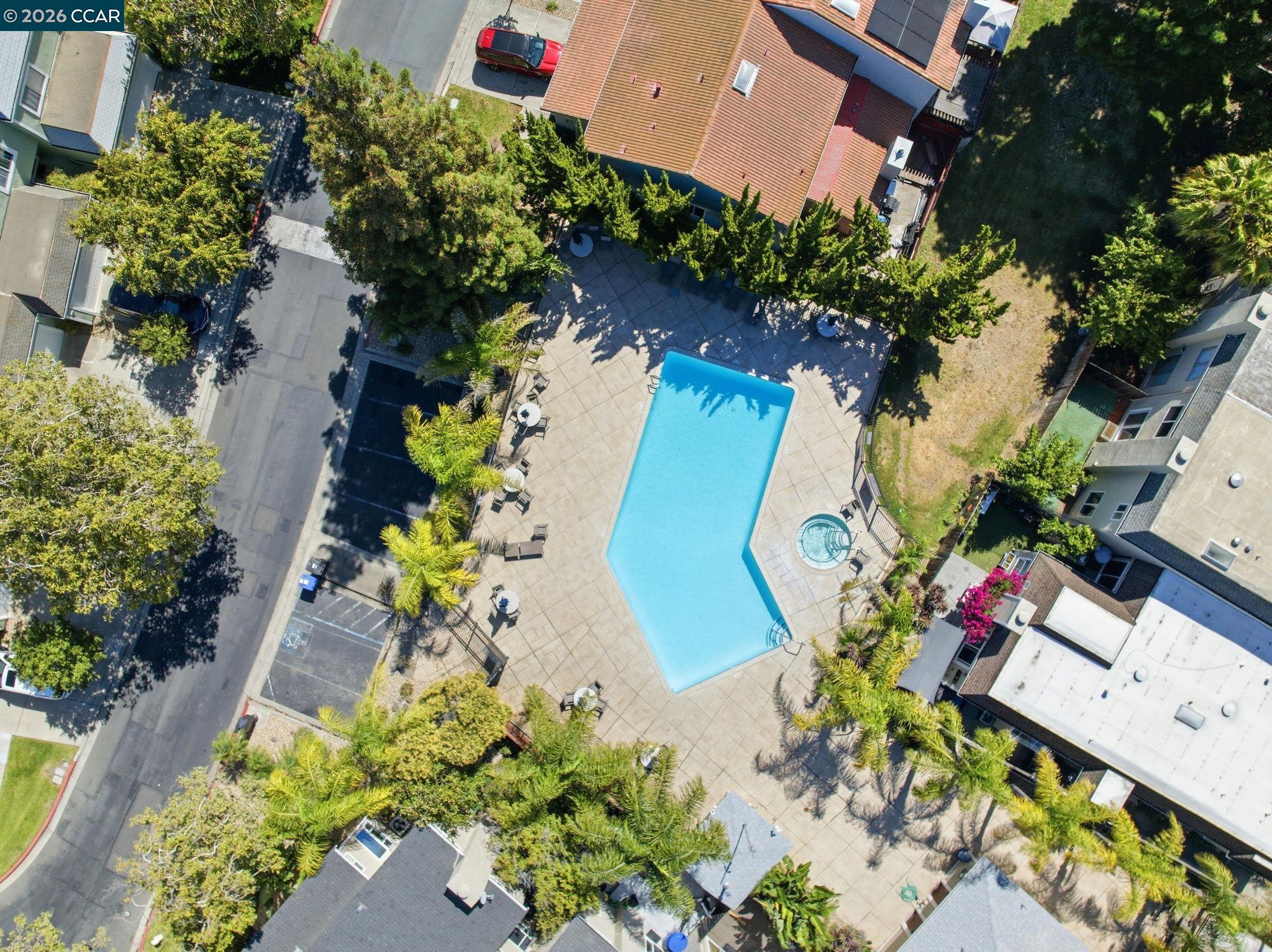 46 Edgewater Pl