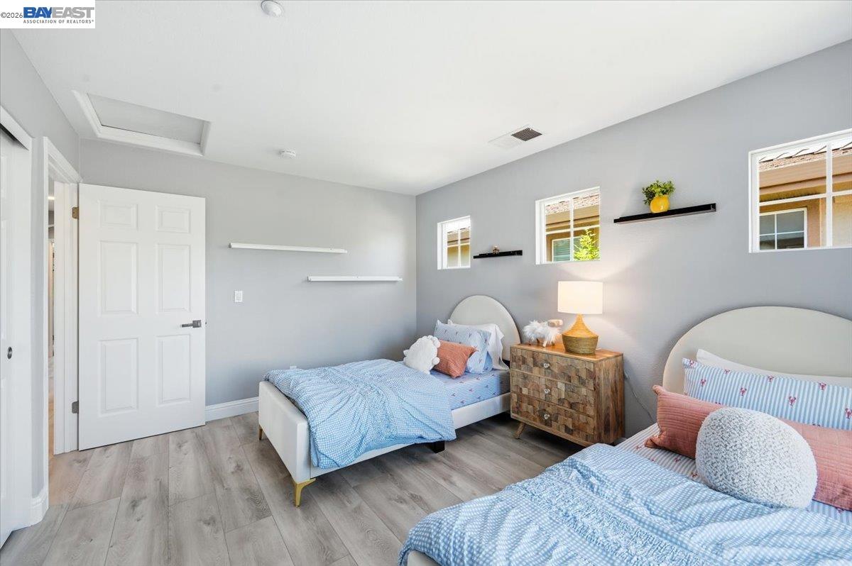 5688 CEDAR CREST
