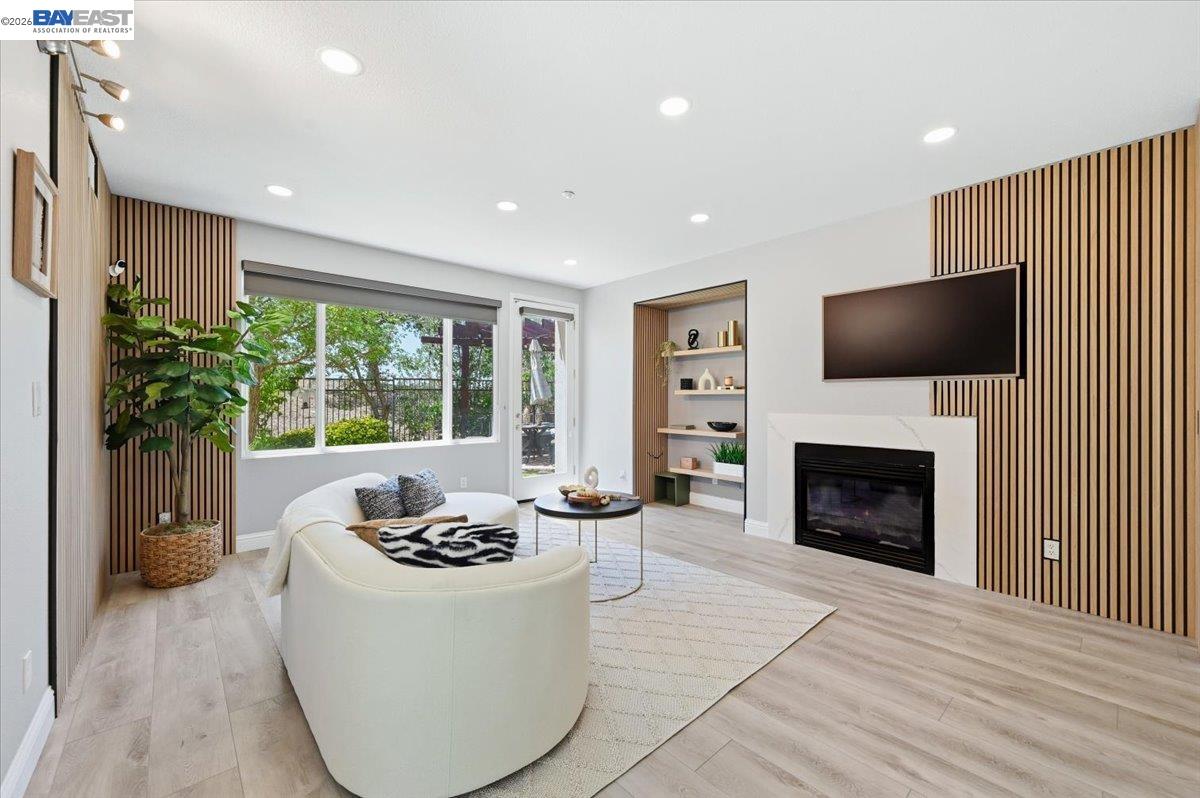 5688 CEDAR CREST