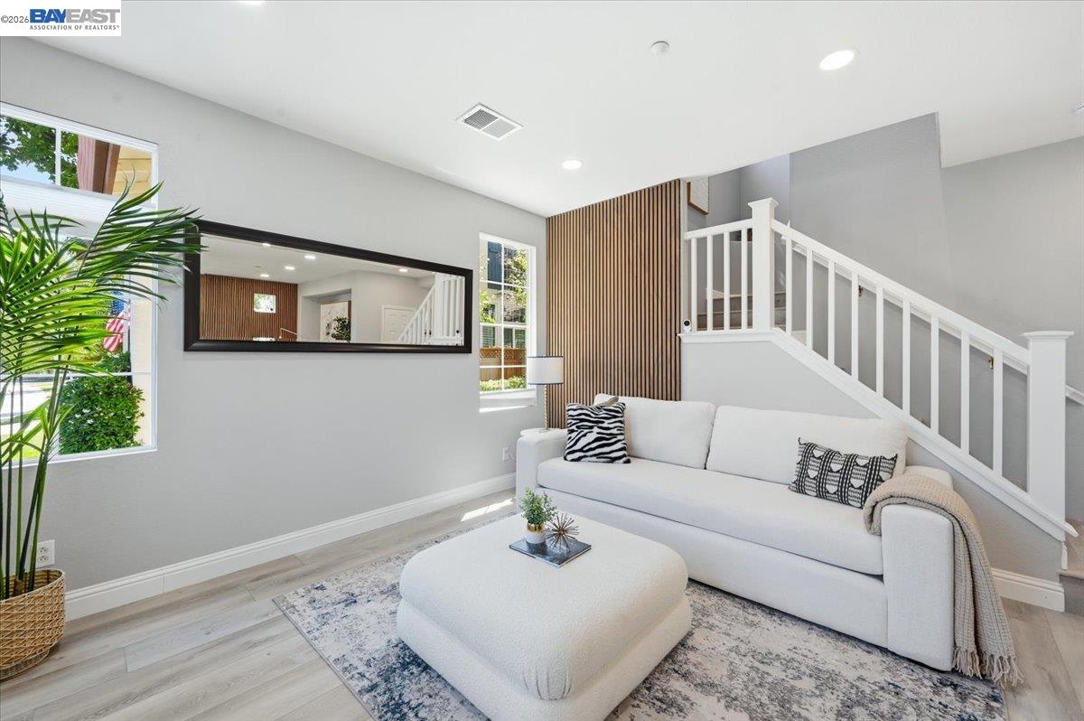 5688 CEDAR CREST