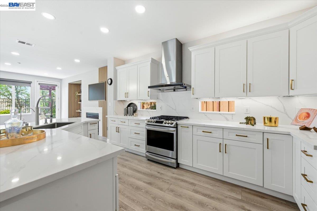 5688 CEDAR CREST