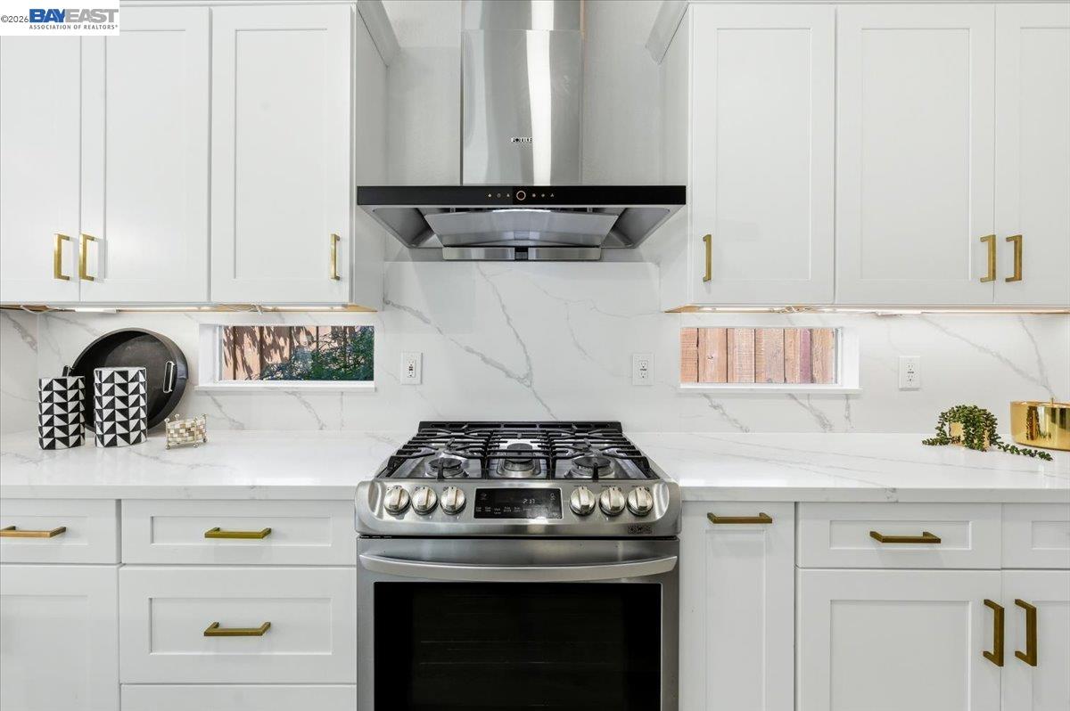 5688 CEDAR CREST