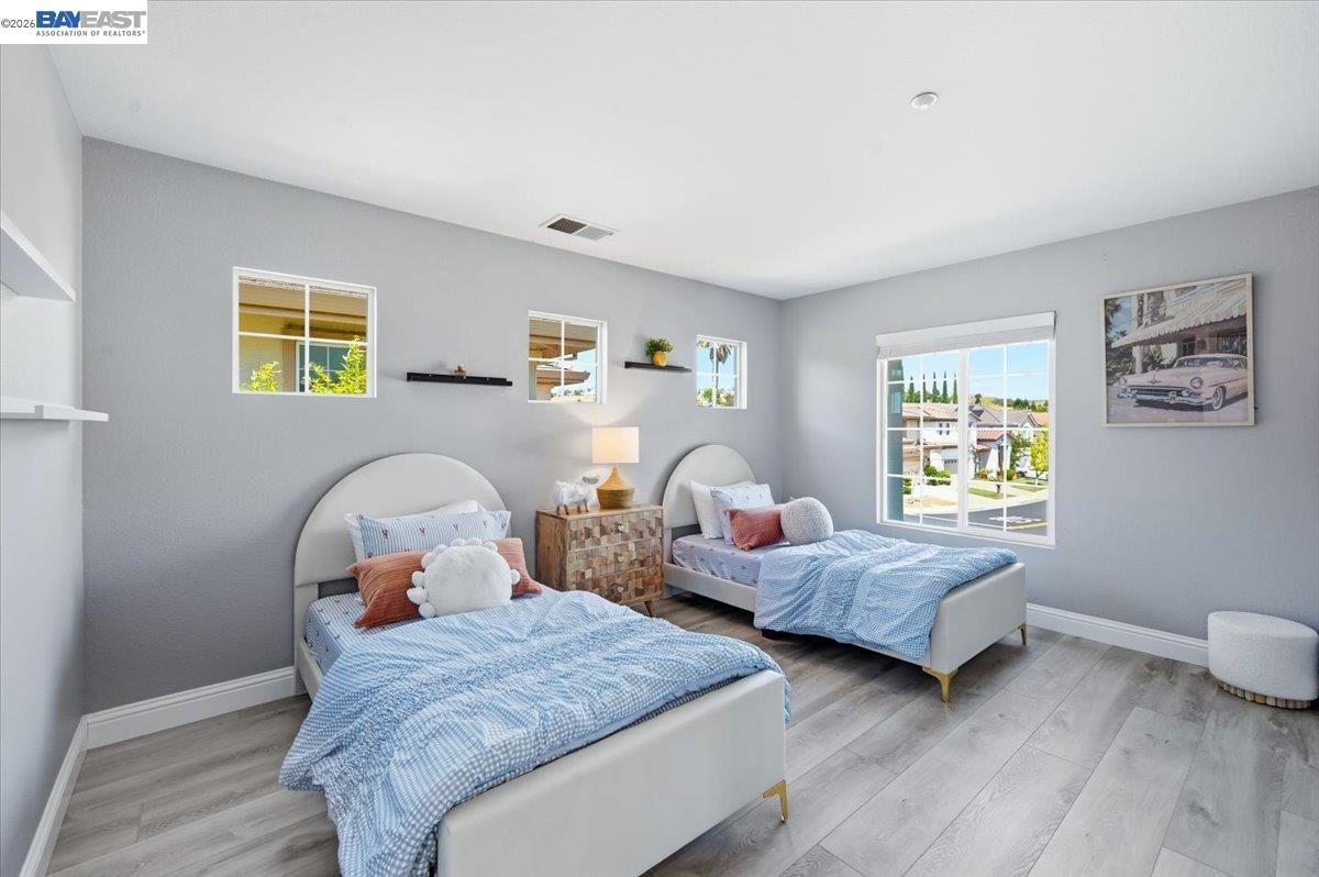 5688 CEDAR CREST