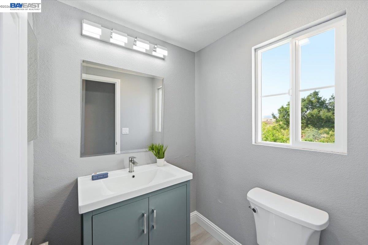 5688 CEDAR CREST