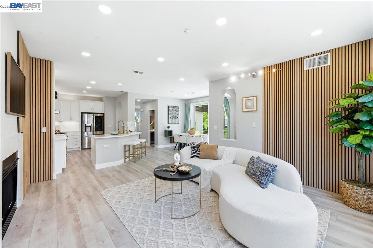 5688 CEDAR CREST