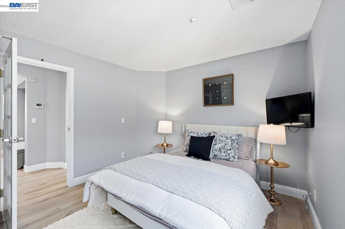 5688 CEDAR CREST