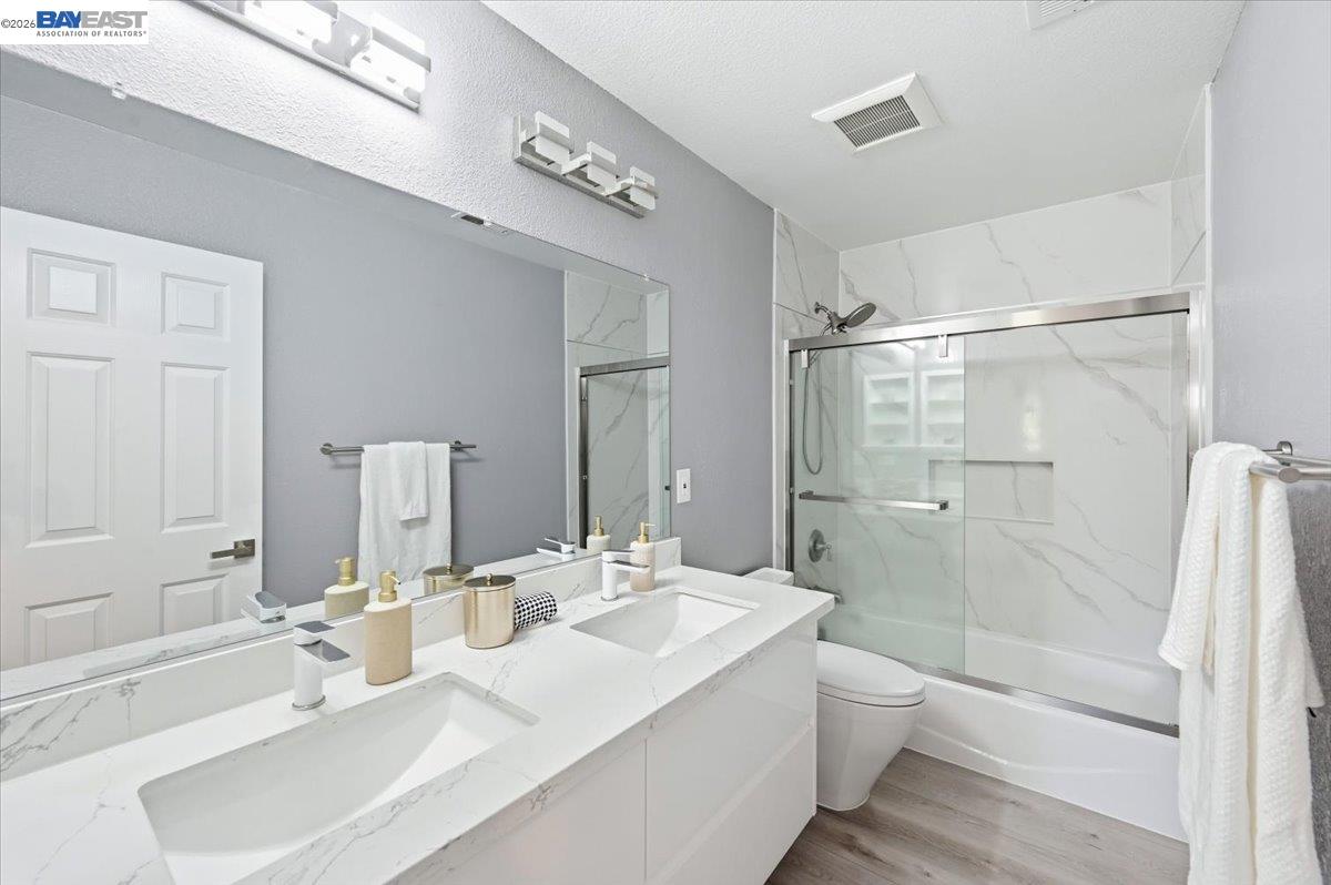 5688 CEDAR CREST